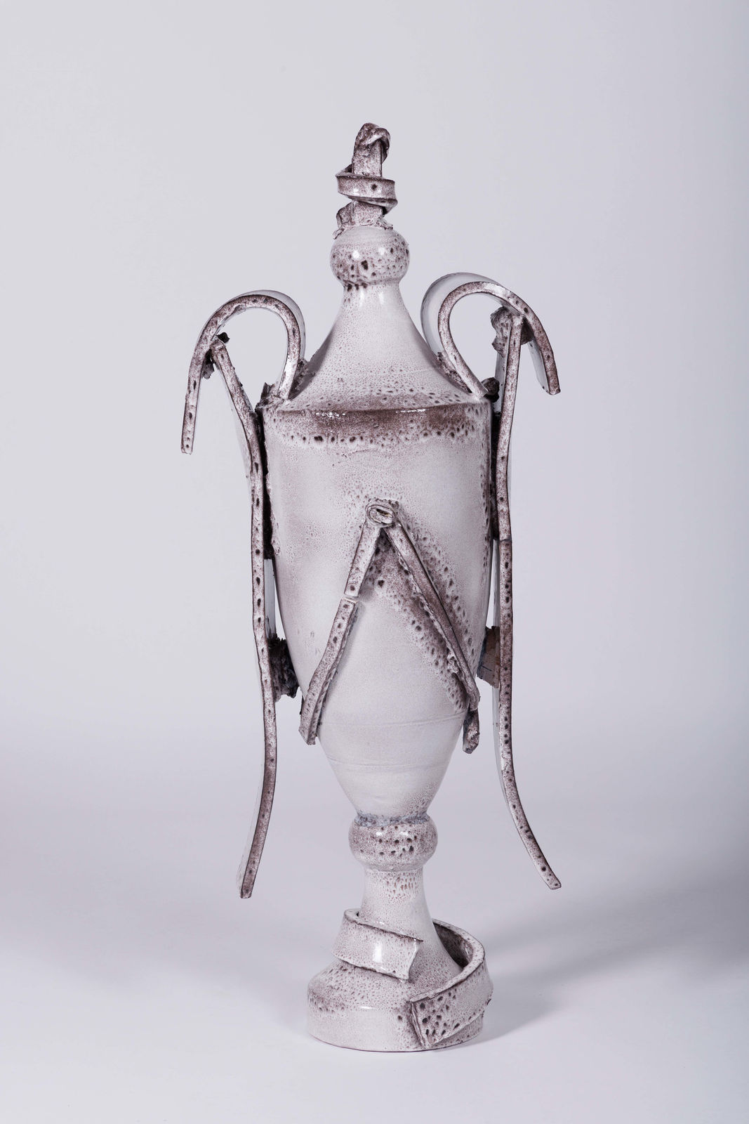 Giuseppe Ducrot, Pair of White Amphorae II, 2023