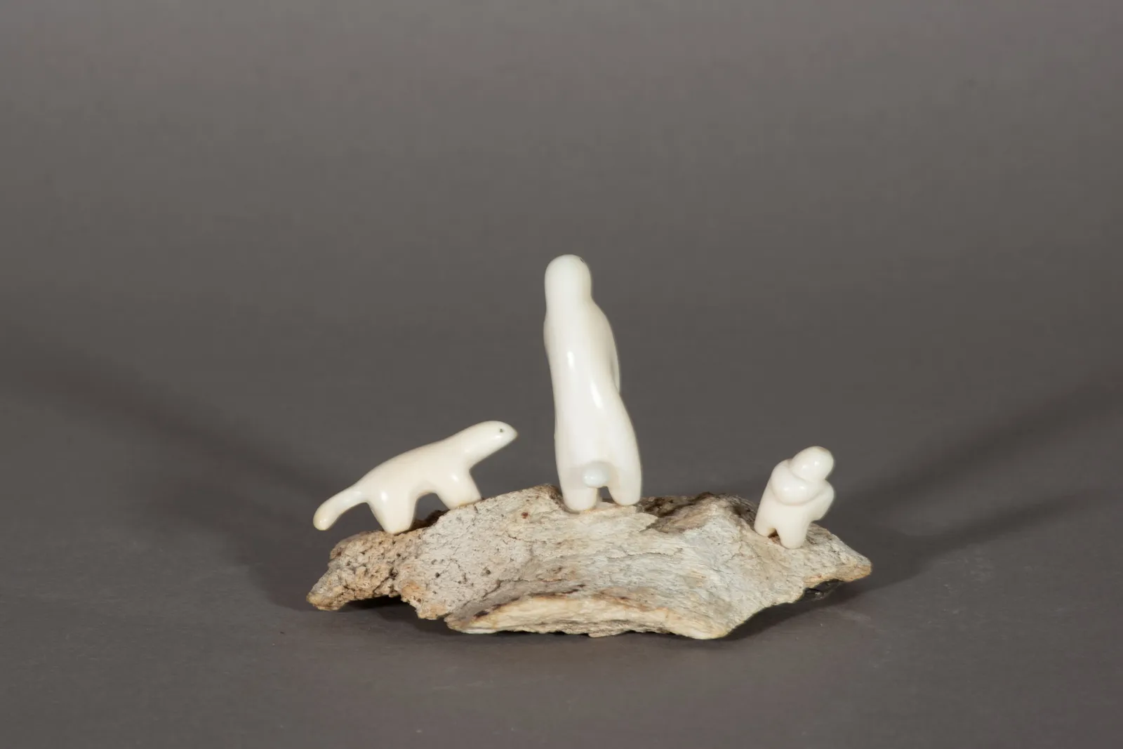 Sabina Qunqnirq Anaittuq, Hunting scene / scene de chasse, ca. 1972