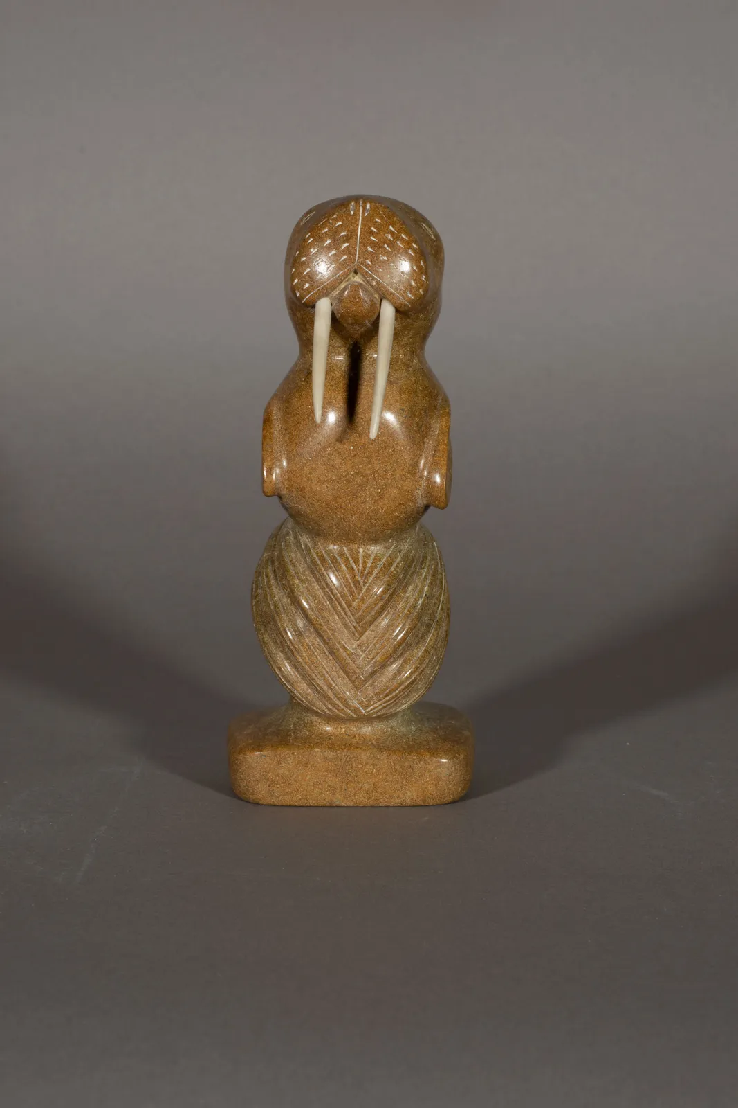 Kapik Kolola, Totem, ca. 1972