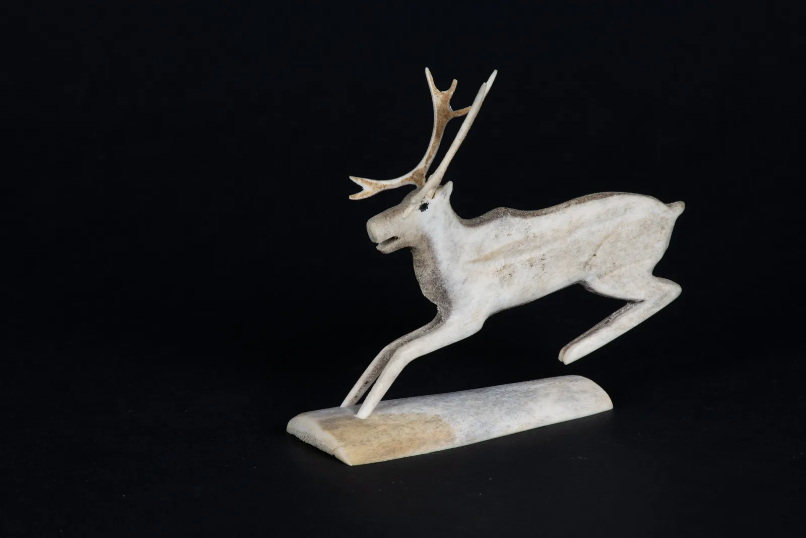 Jacob Irkok, Running Caribou / caribou, ca. 1965