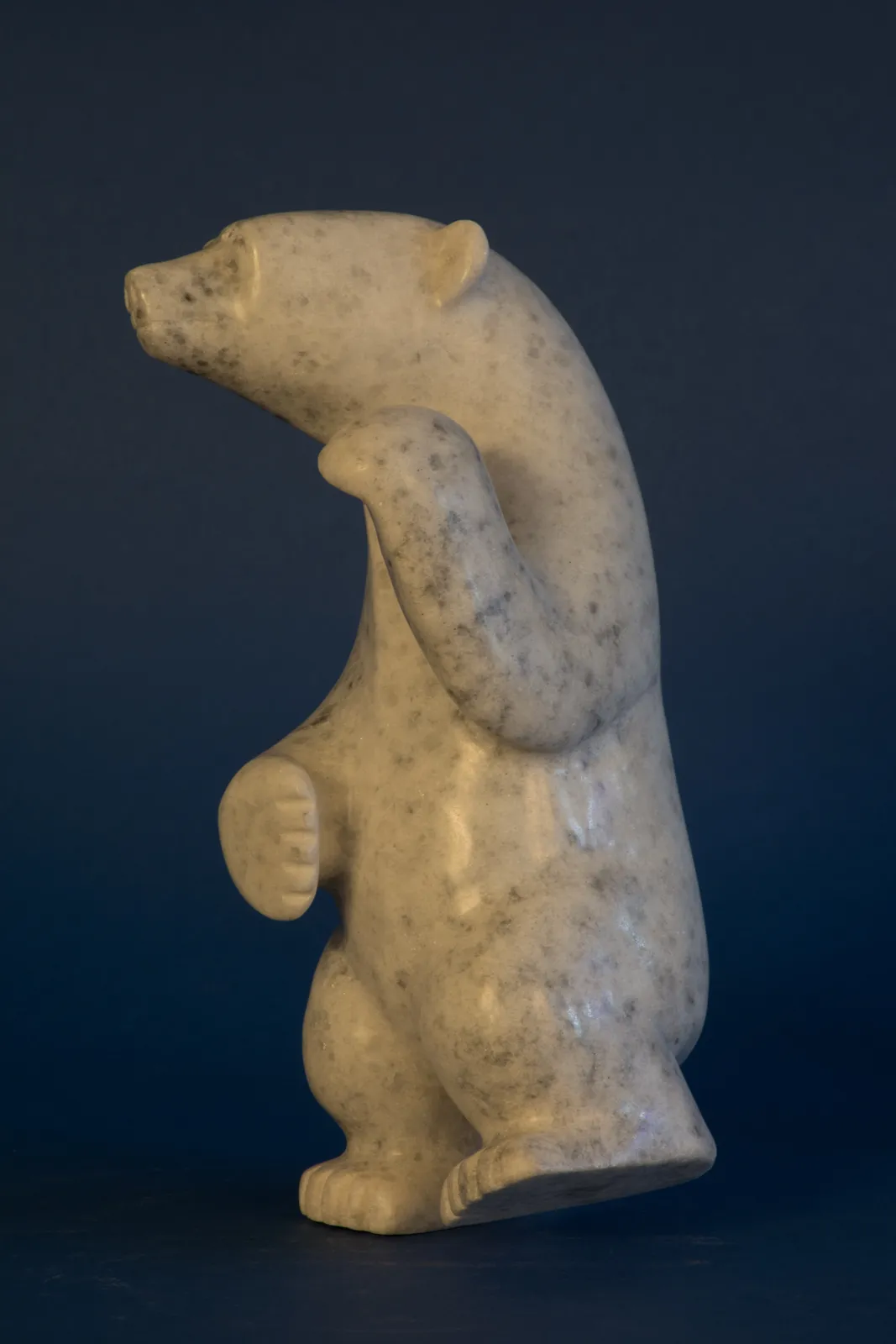 Ottokie Ashoona, Dancing Bear / ours dansant, ca. 2010