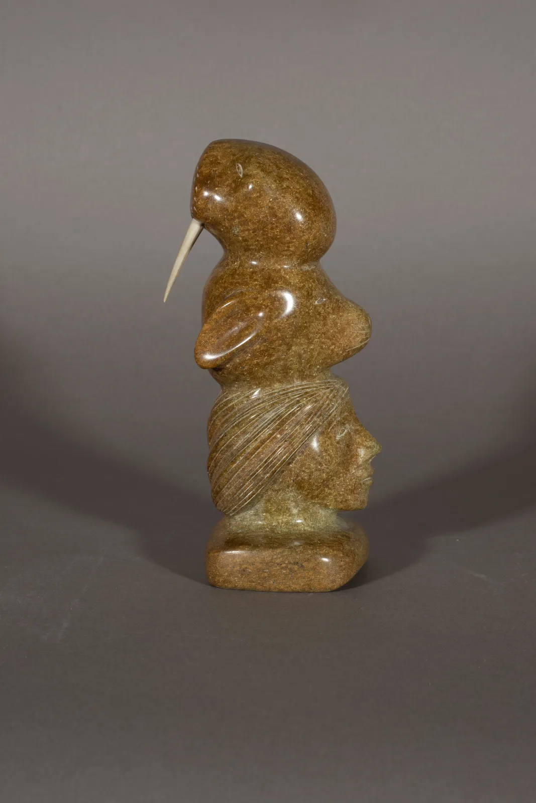 Kapik Kolola, Totem, ca. 1972