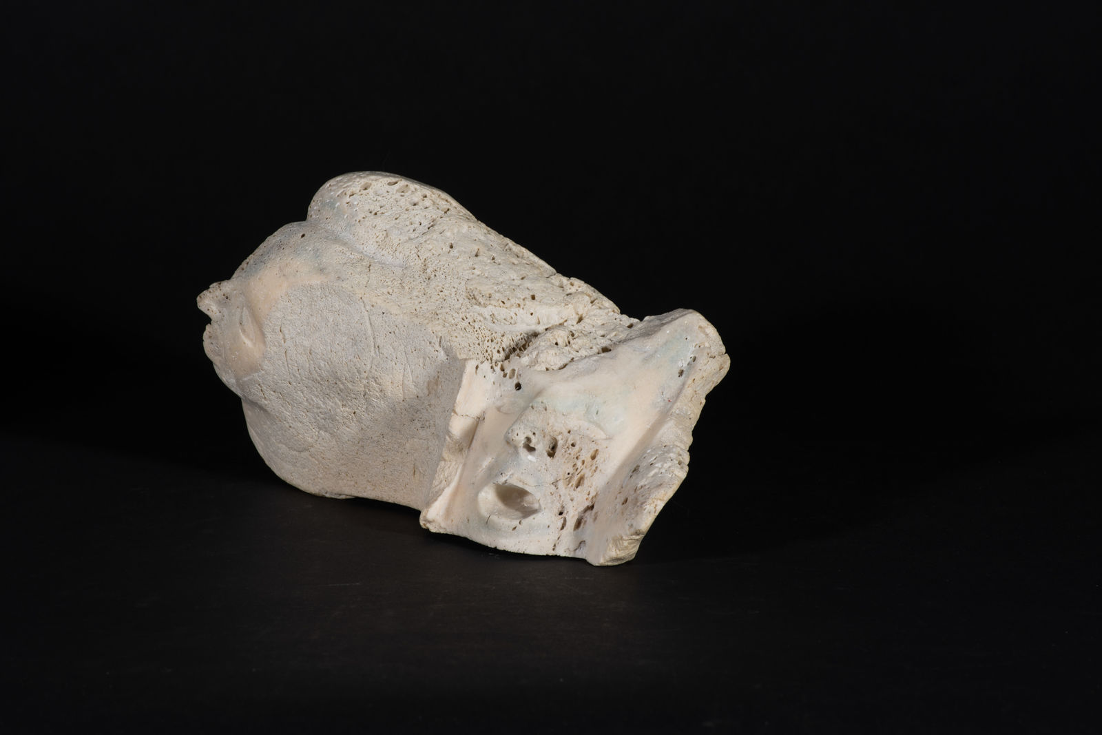 Isaaci Etidloie, Faces / Visages