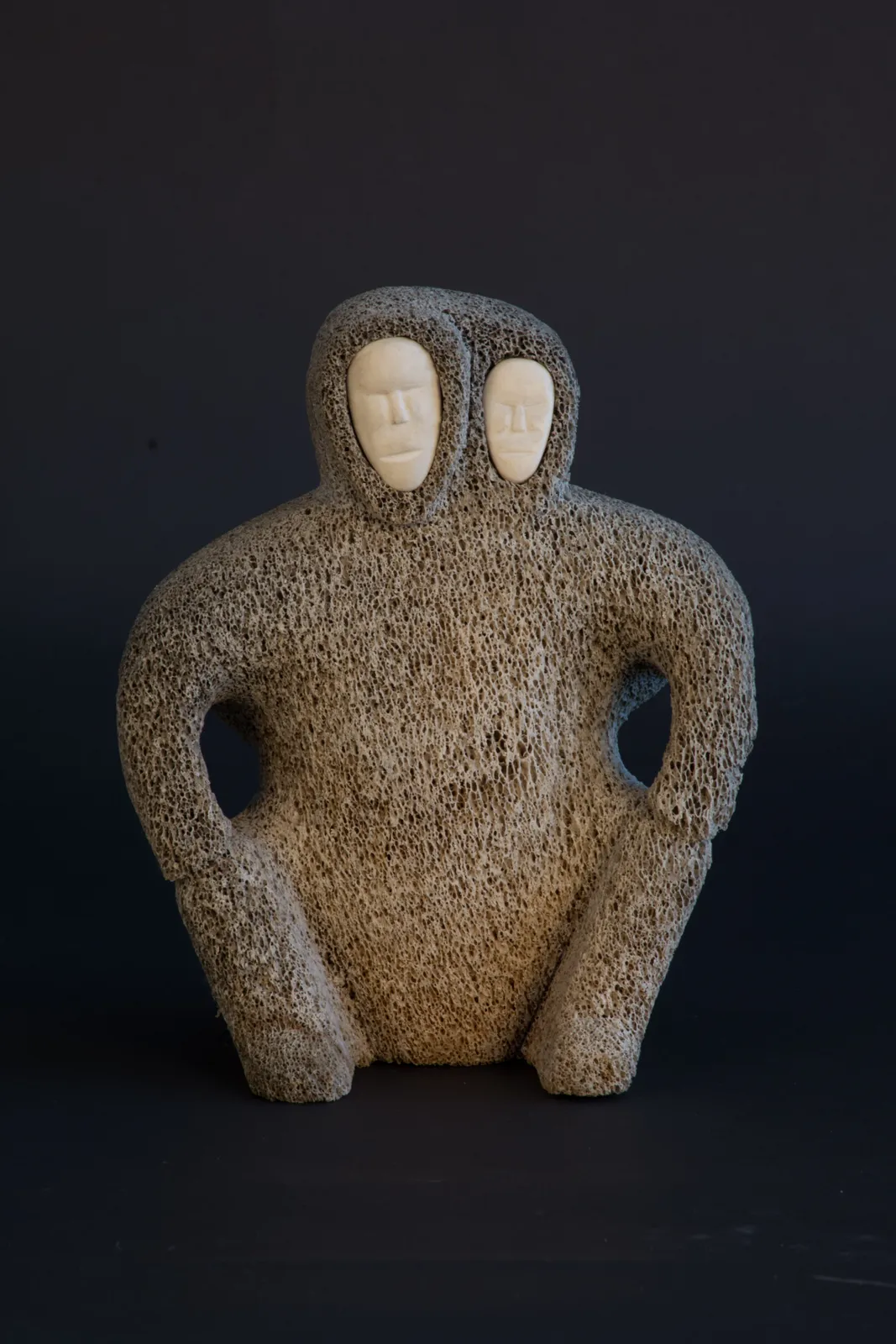 Noah Siakuluk, Mother & Child / Mere et enfant, ca. 1970