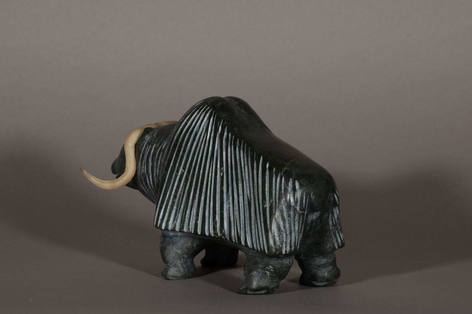 Nelson Takkiruq, Musk Ox / boeuf musqué, 1992