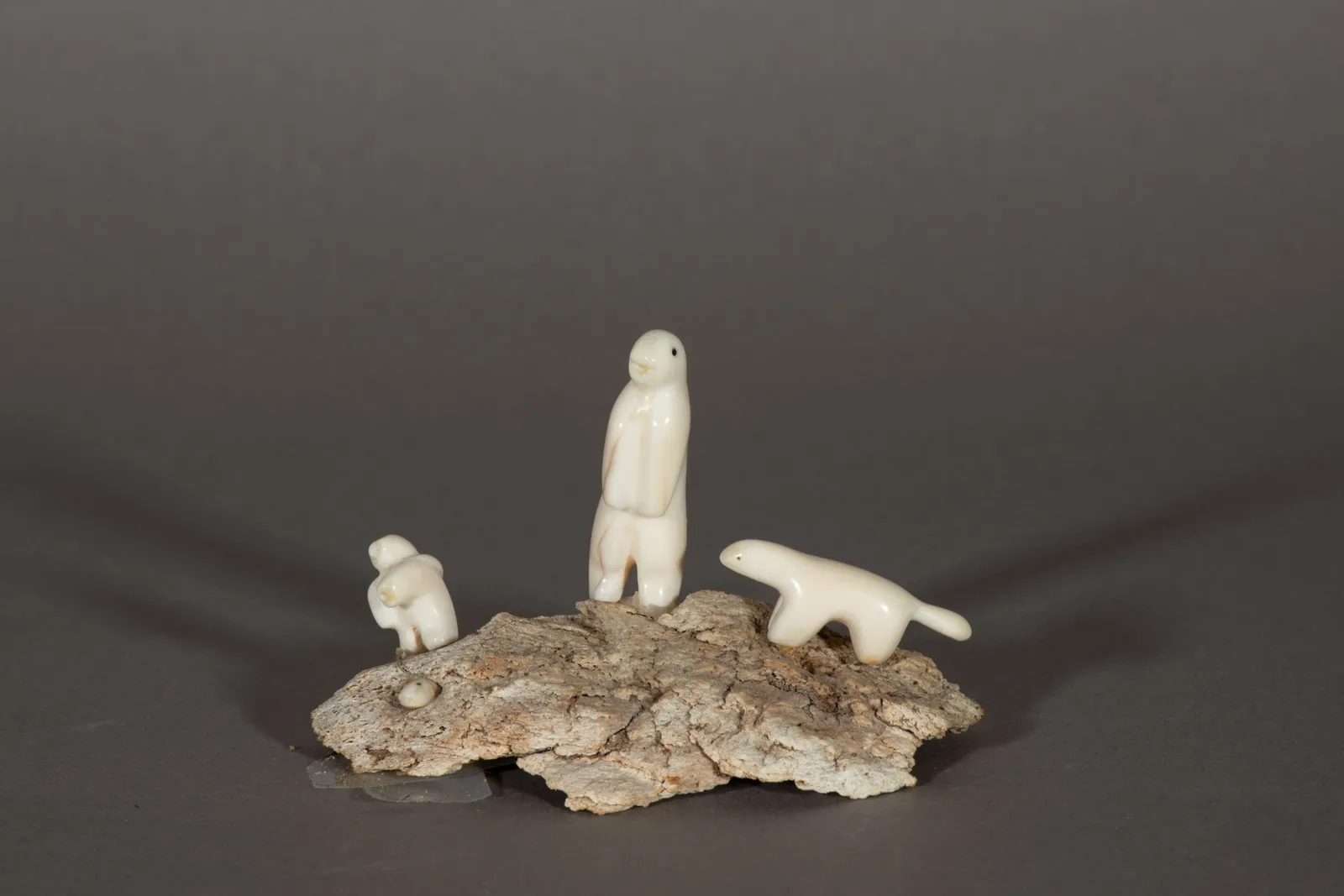 Sabina Qunqnirq Anaittuq, Hunting scene / scene de chasse, ca. 1972