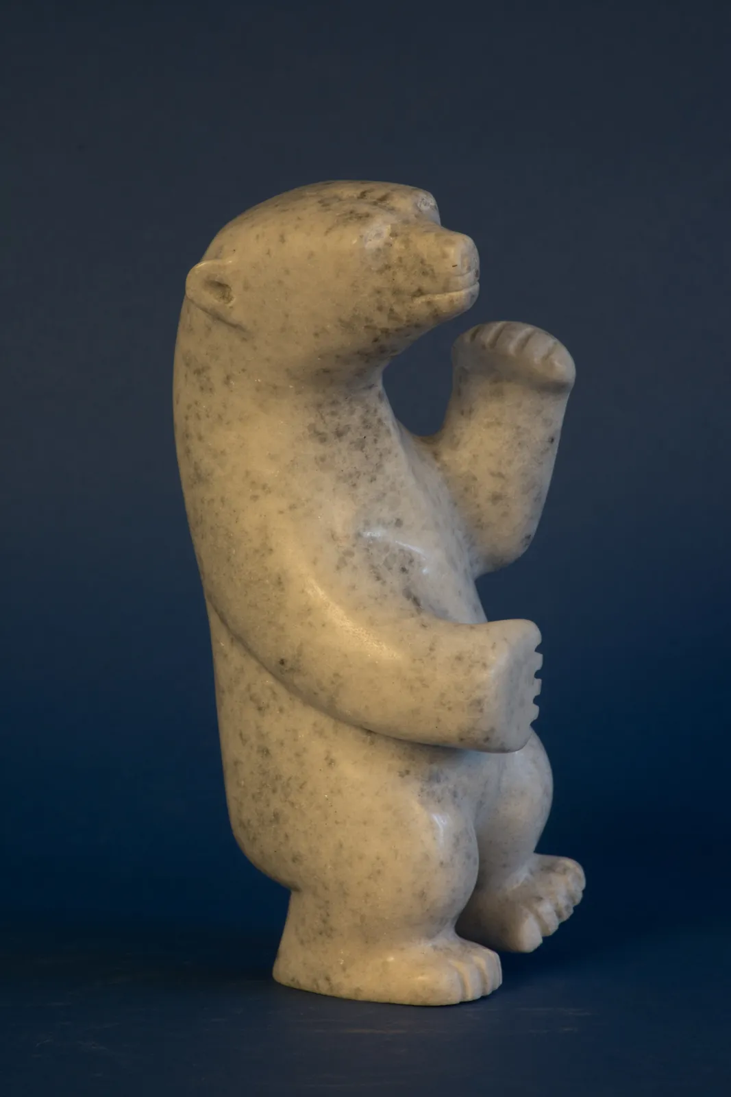 Ottokie Ashoona, Dancing Bear / ours dansant, ca. 2010