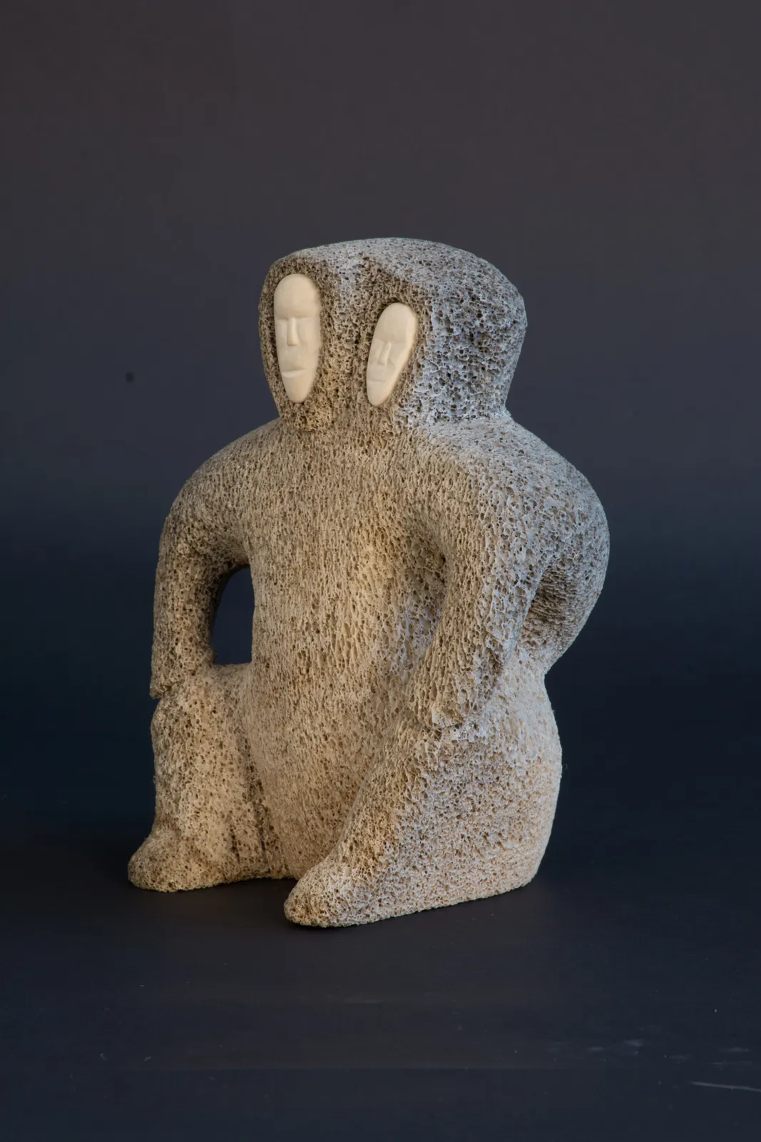 Noah Siakuluk, Mother & Child / Mere et enfant, ca. 1970