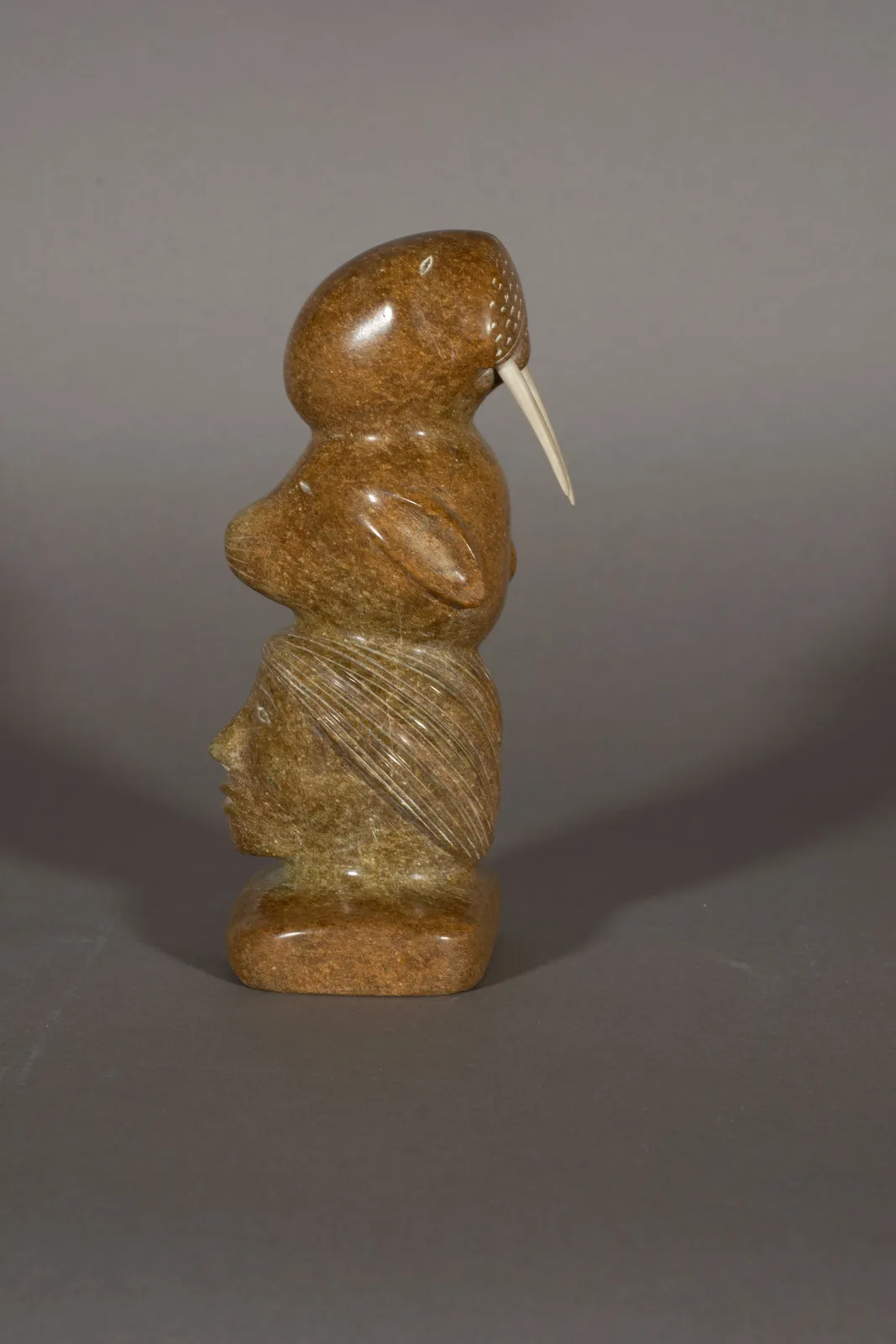 Kapik Kolola, Totem, ca. 1972