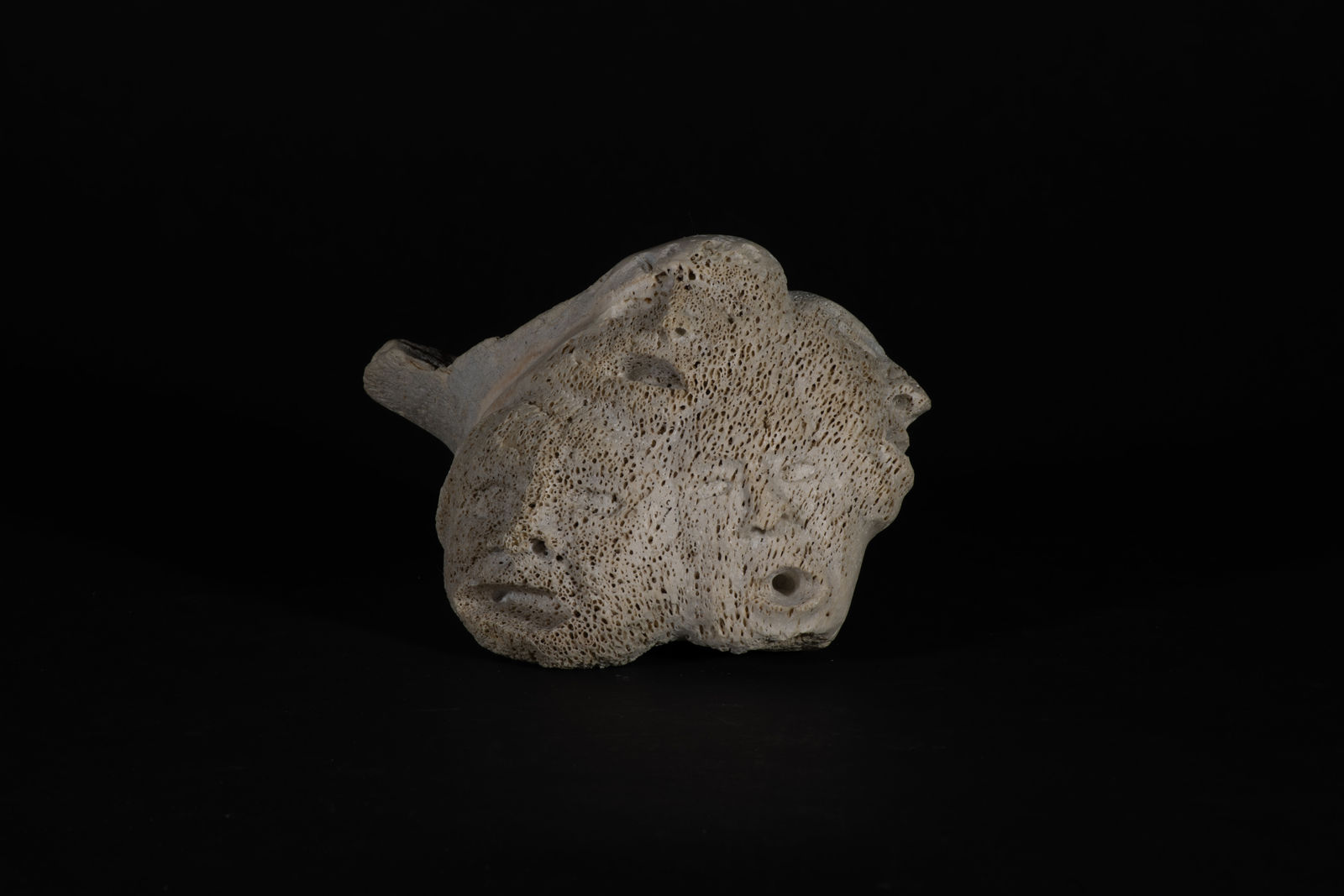 Isaaci Etidloie, Faces / Visages