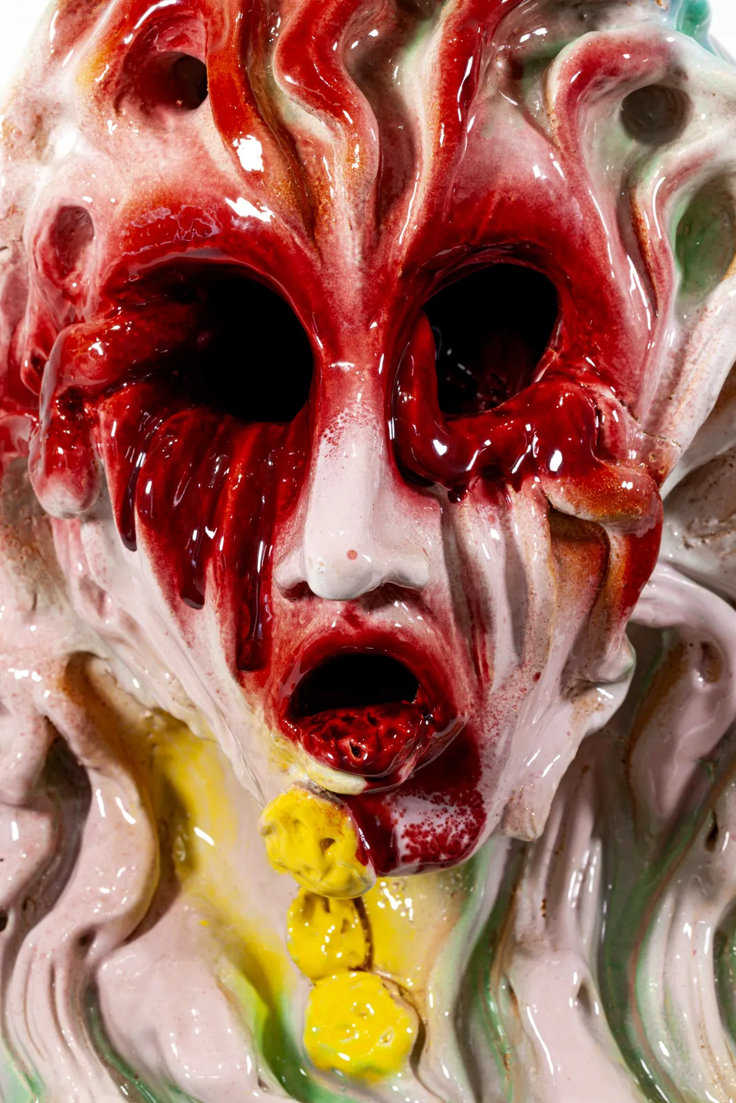 Zoe Williams, Figure of vice 3 (Gold to water - flesh over pearls), 2022