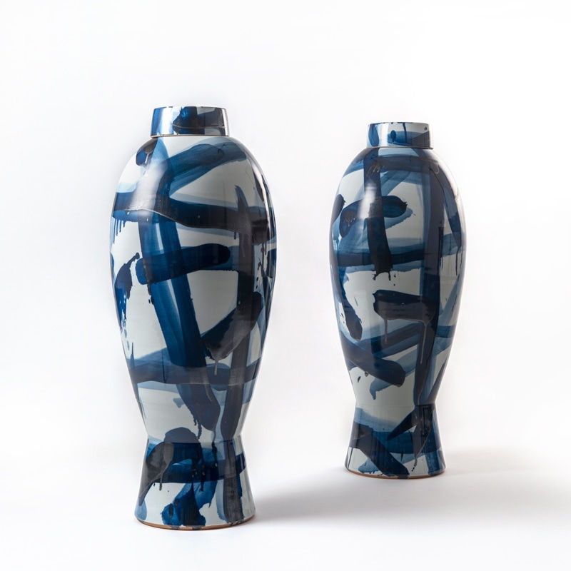 Felicity Aylieff, Side by Side: A Pair of Blue & White Lidded Jars, 2017