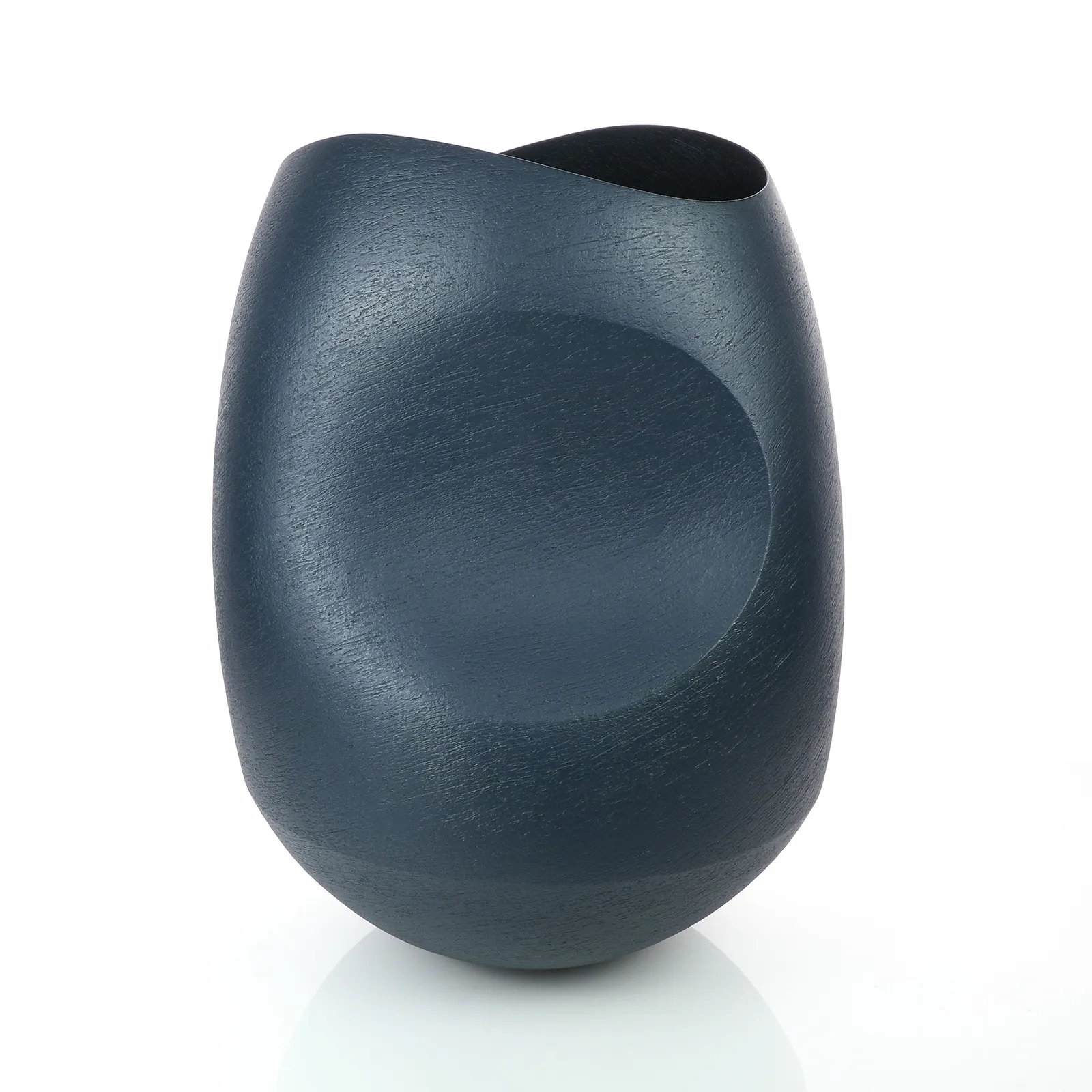 Ashraf Hanna, Dark Blue Undulating Vessel, 2025