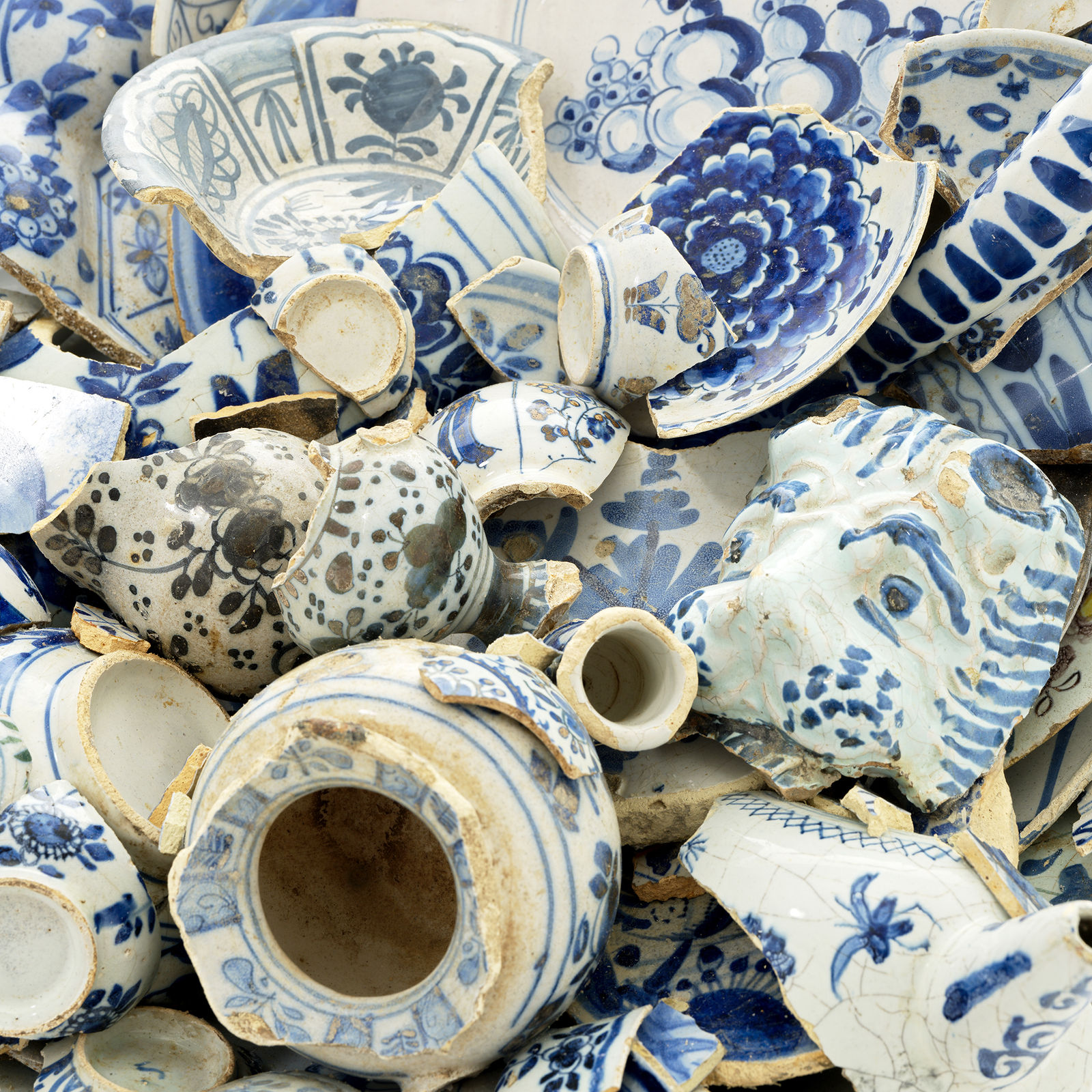 Bouke de Vries, A Mass of Delft Still Life, 2025