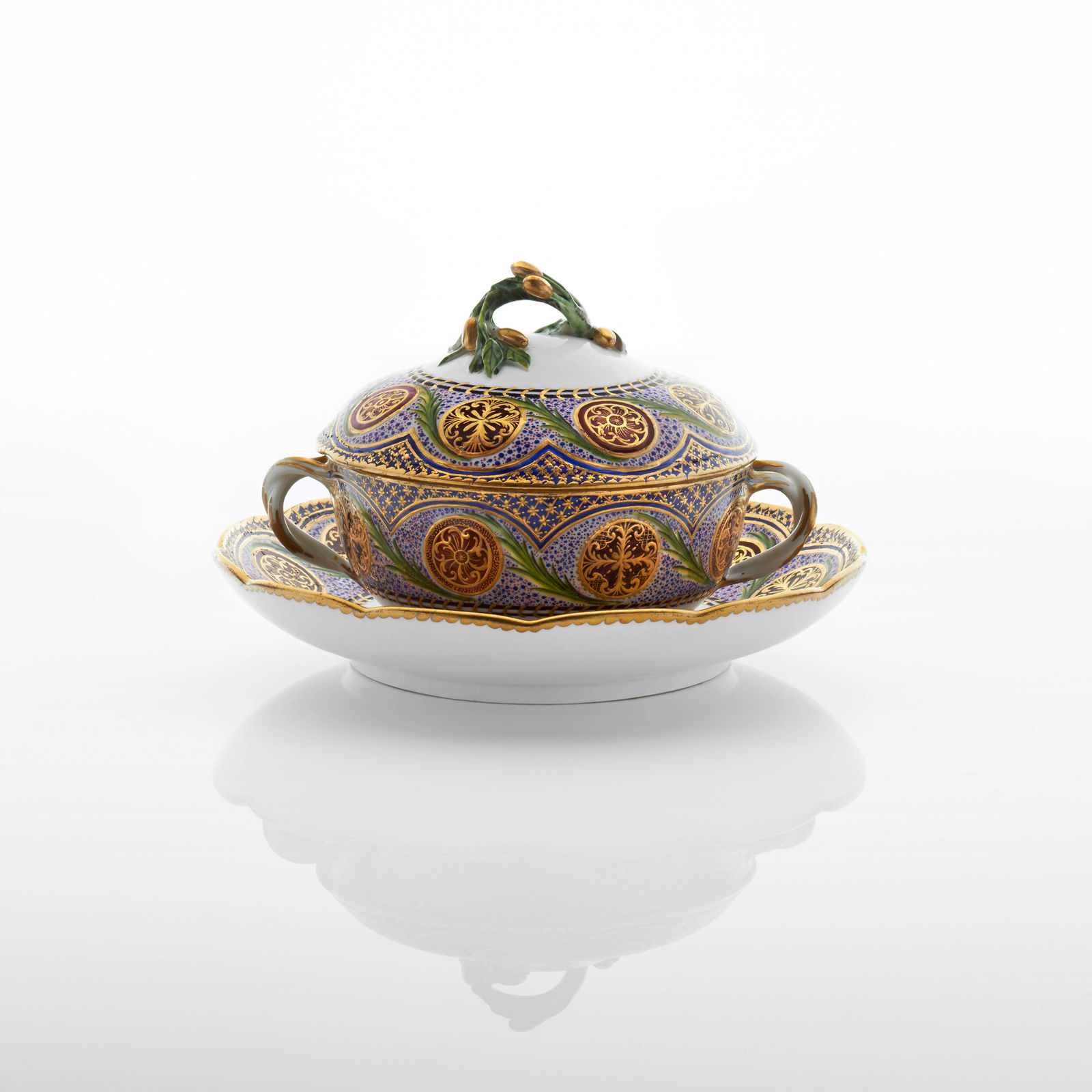 Sèvres Porcelain, A Sèvres Lidded Bowl on Stand, 1764