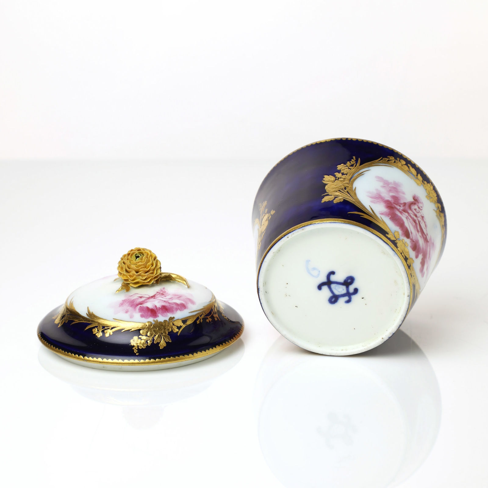 Sèvres Porcelain, A Vincennes Sugar Bowl and Cover, 1754-55