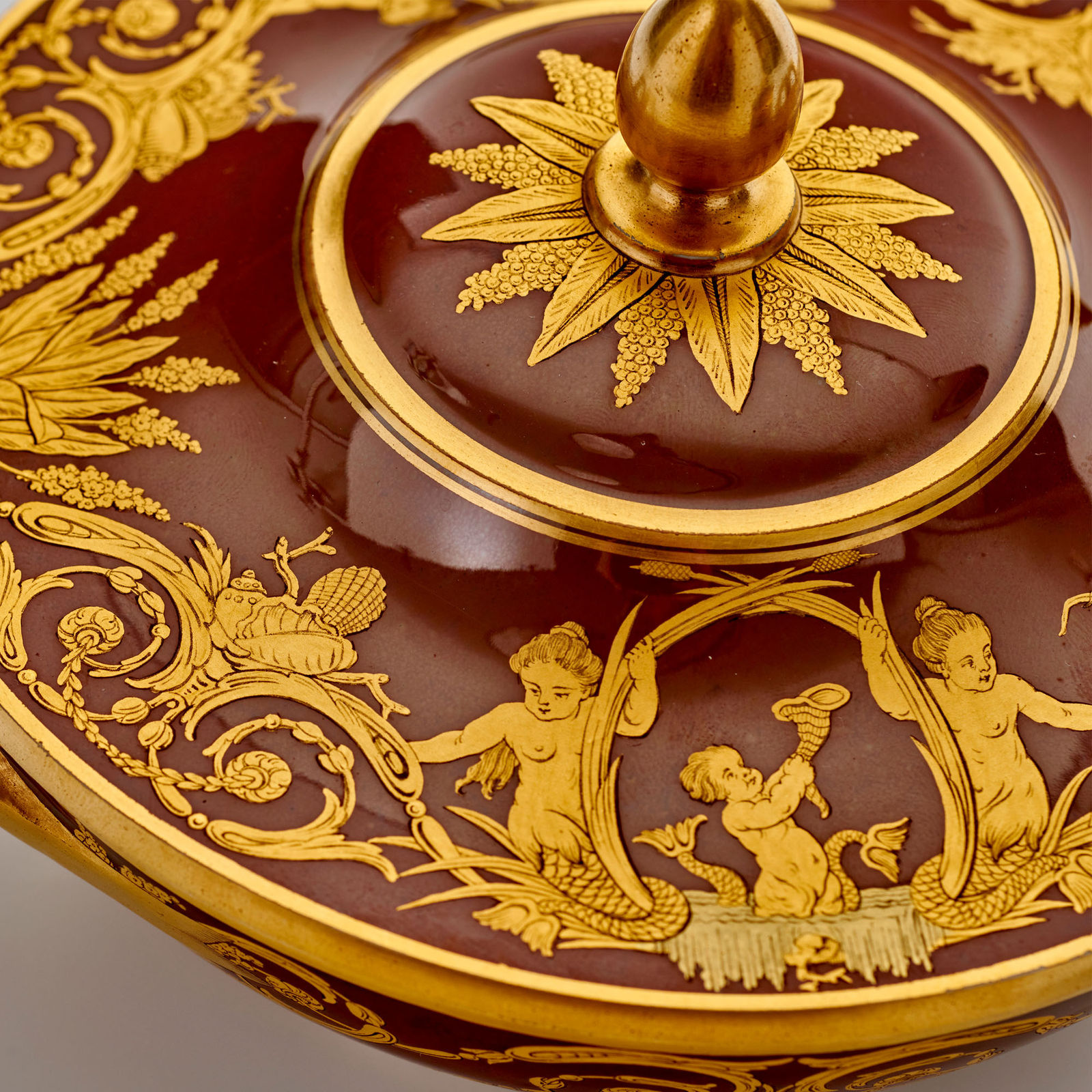 Sèvres Porcelain, A French 18th Century Hard-Paste Sèvres Porcelain Covered Bowl, 1784