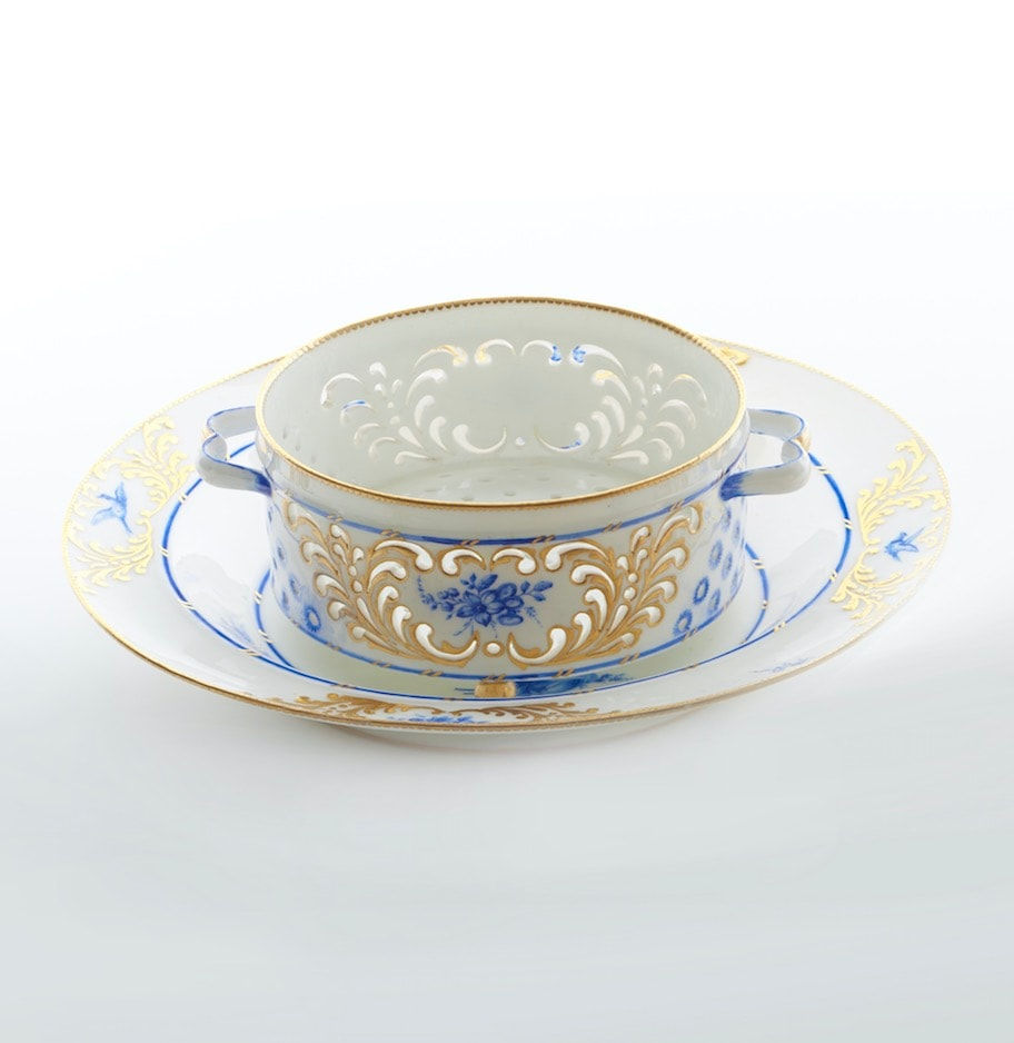 Sèvres Porcelain, A Vincennes Porcelain Cheese Dish & Stand,, 1753-54