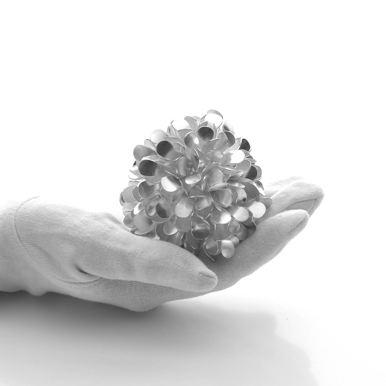 Junko Mori, Silver Organism, Small Petal Dew, 2024