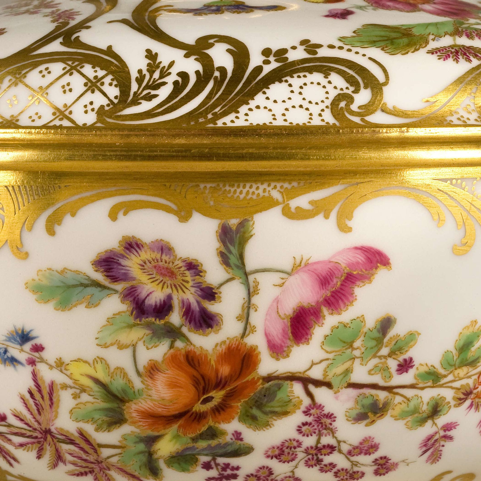 Sèvres Porcelain, An Exceptionaly Fine Sèvres Hard-Paste Ecuelle, Cover & Stand, 1775