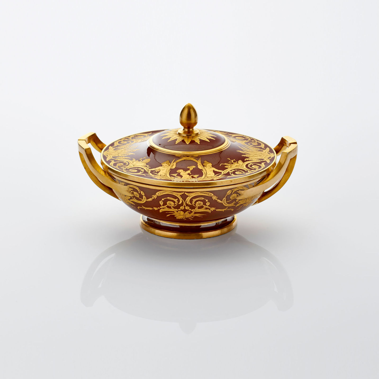 Sèvres Porcelain, A French 18th Century Hard-Paste Sèvres Porcelain Covered Bowl, 1784