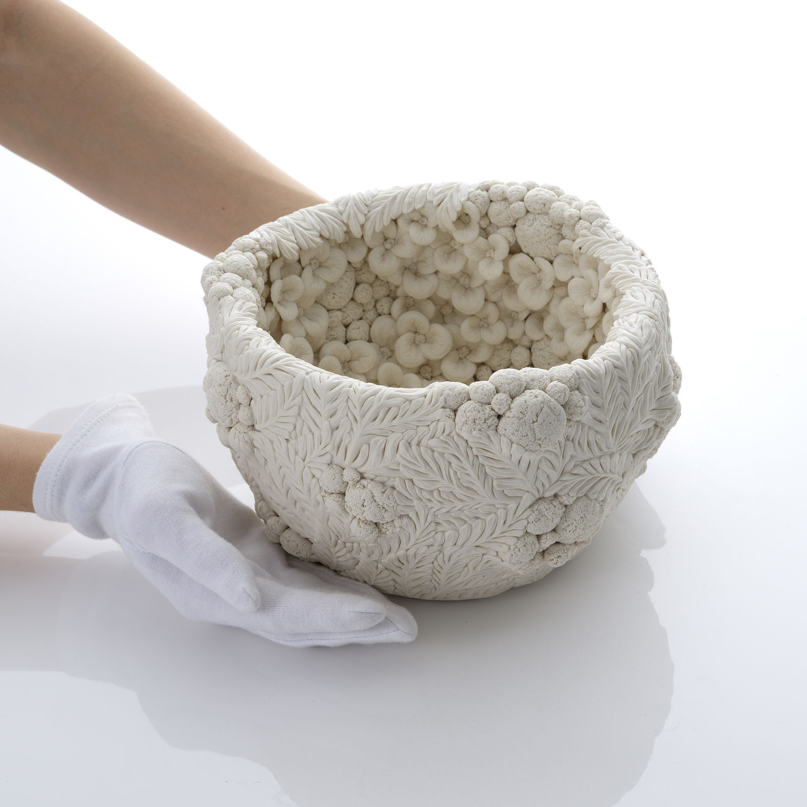 Hitomi Hosono, A Hawthorn and Nobana with English Daisy Bowl, 2025