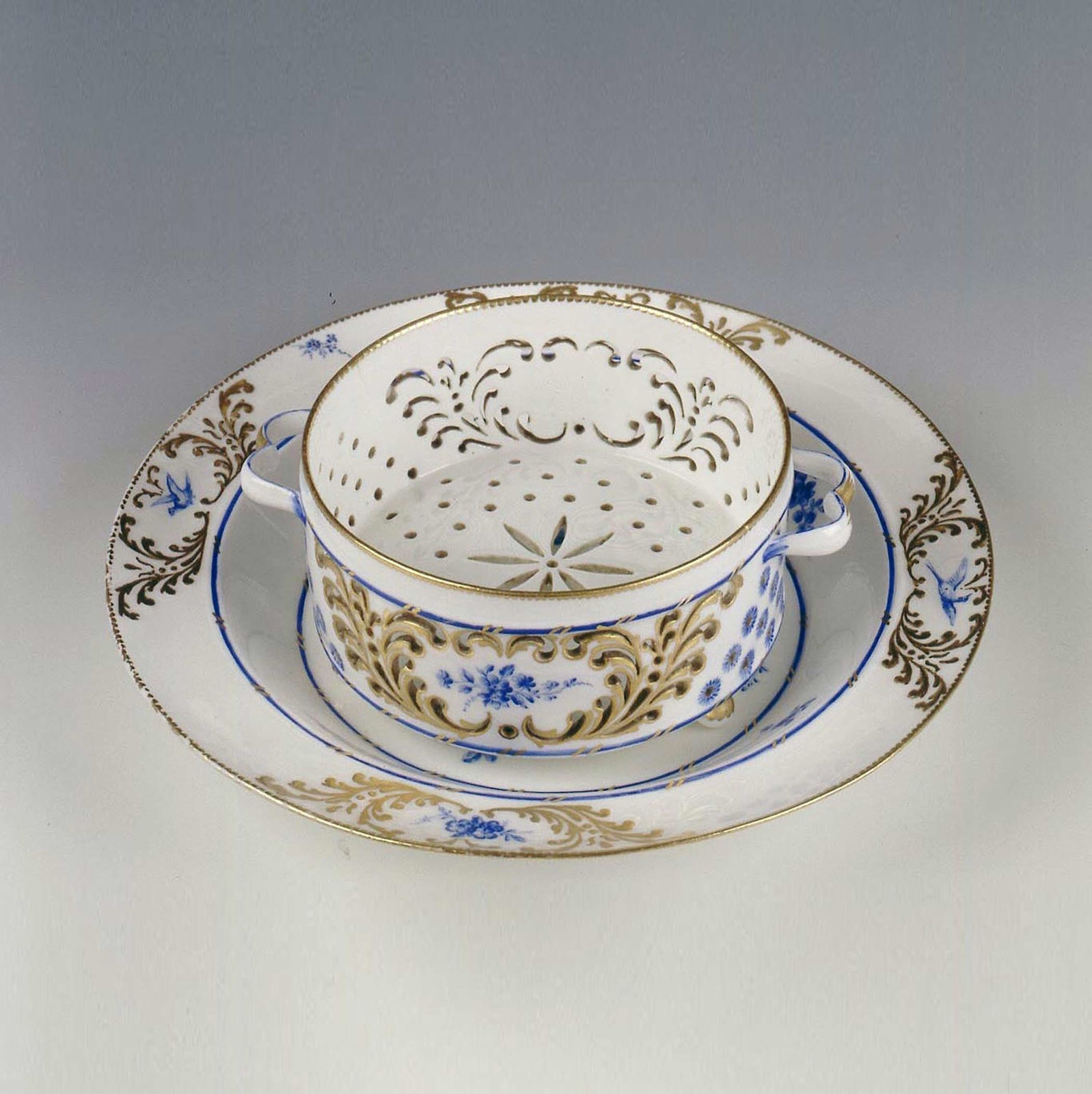 Sèvres Porcelain, A Vincennes Porcelain Cheese Dish & Stand,, 1753-54