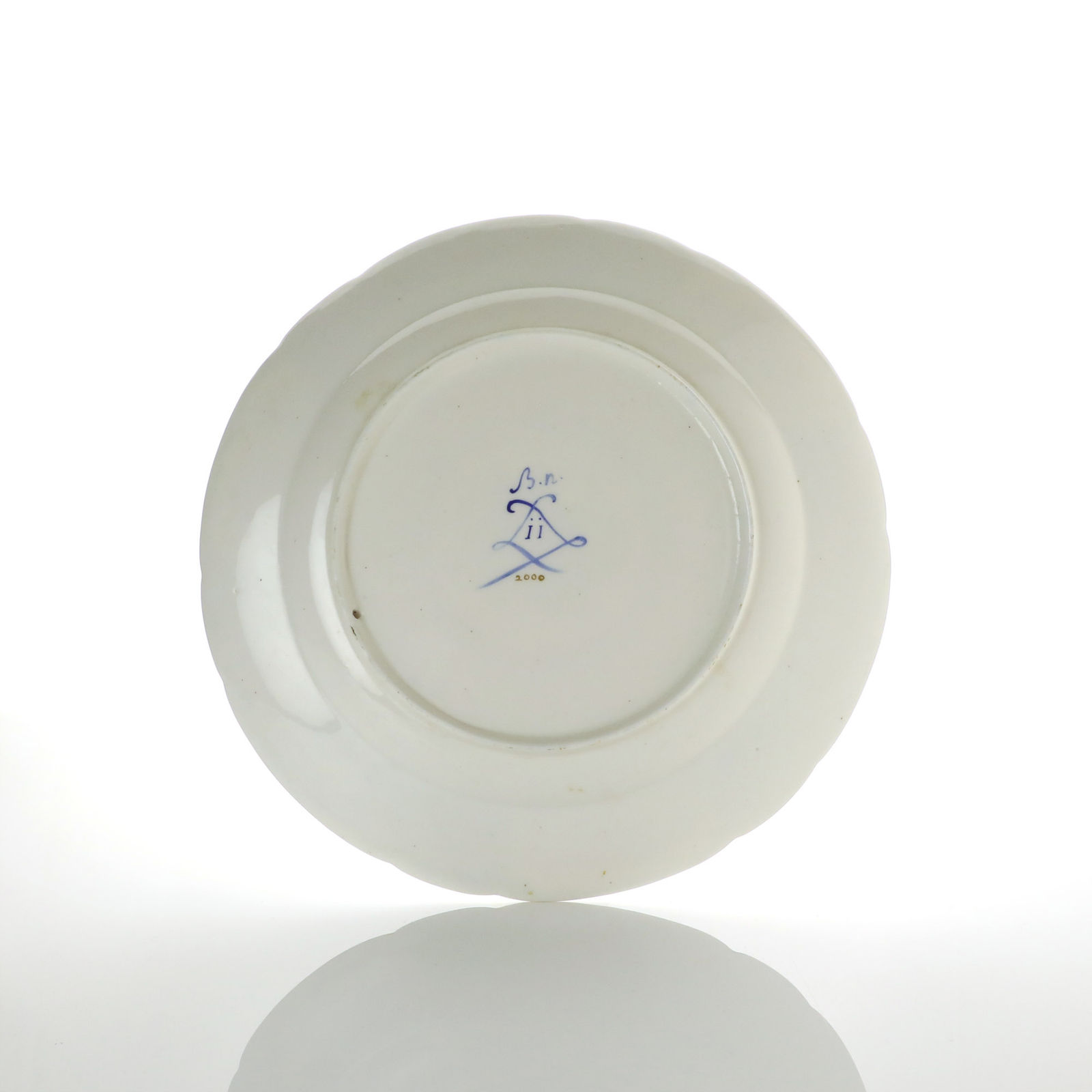 Sèvres Porcelain, A Soft-Paste Sèvres Porcelain Plate from the Comte de Aranda Service, 1786