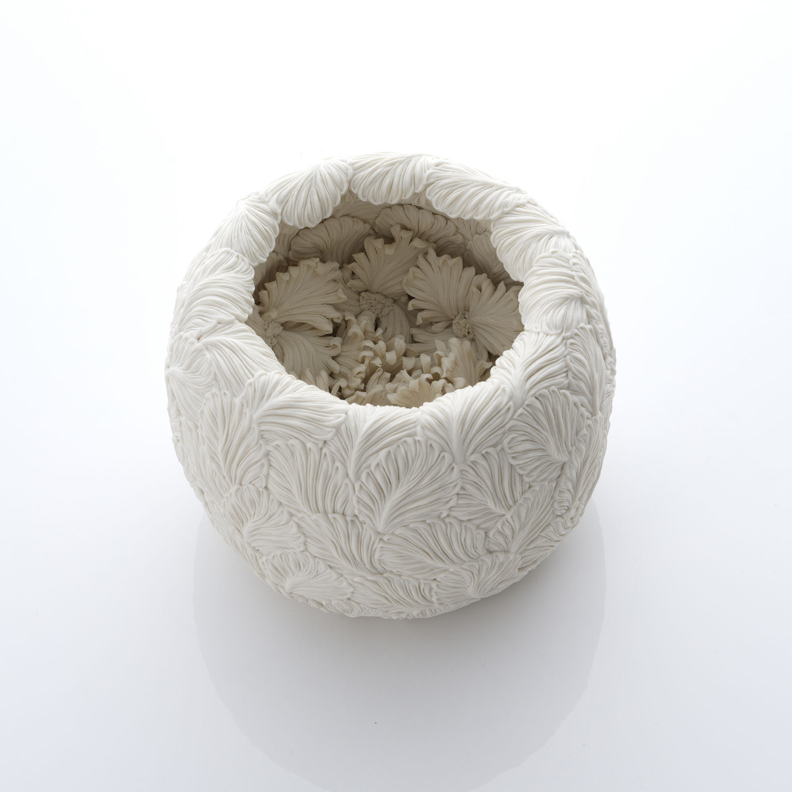 Hitomi Hosono, A Small Nadeshiko and Matsu Leaves Bowl, 2025