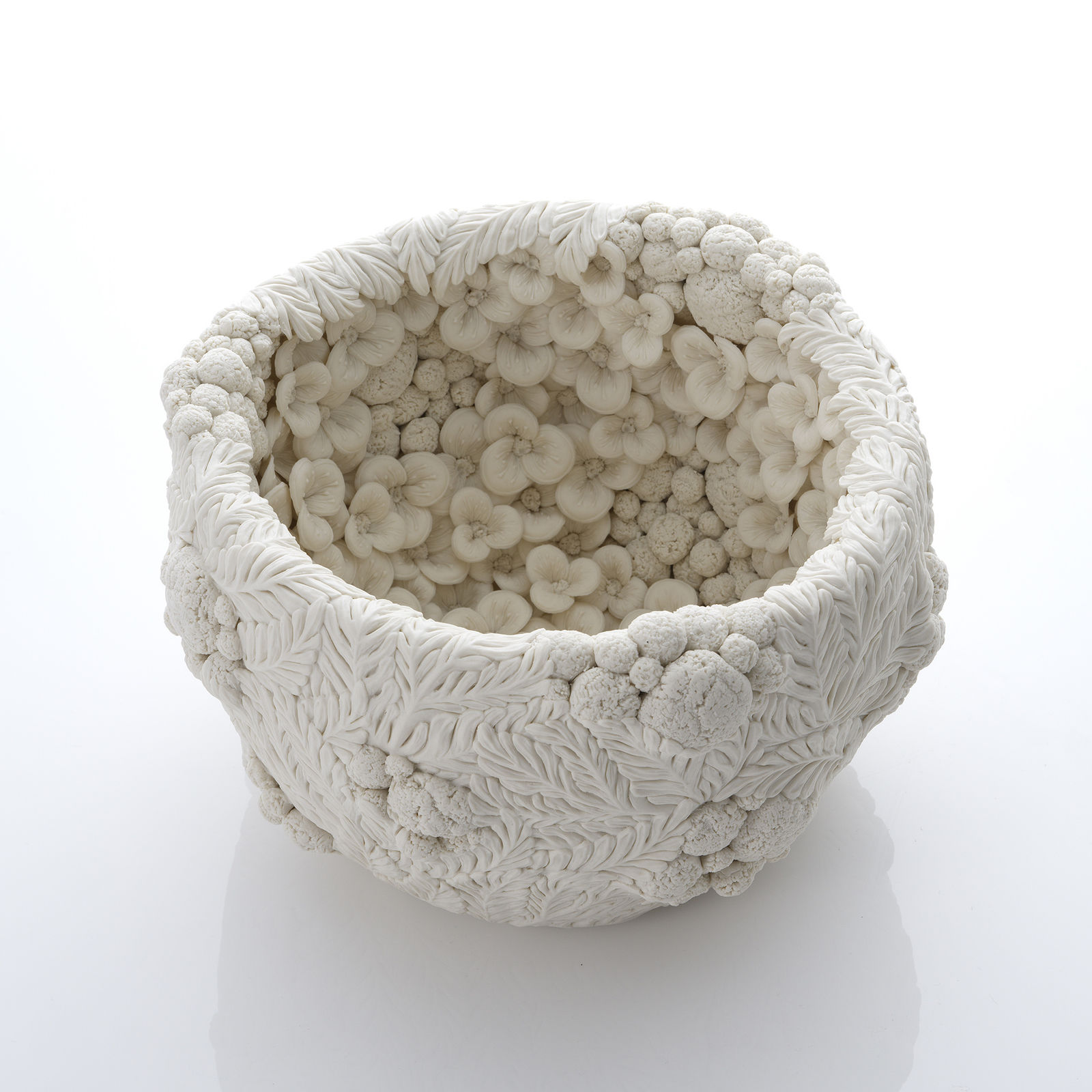 Hitomi Hosono, A Hawthorn and Nobana with English Daisy Bowl, 2025