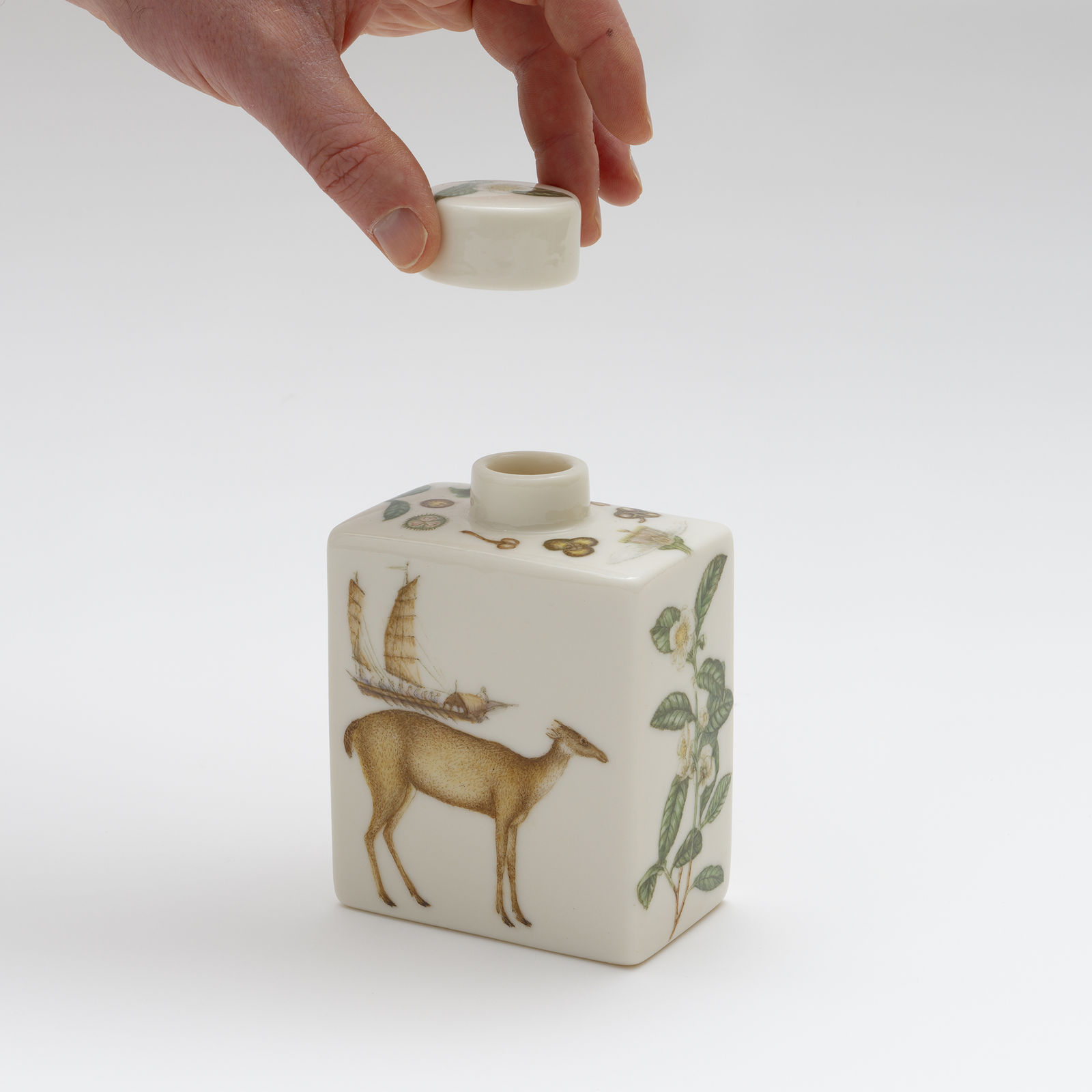 Robin Best, Tea Caddy; Food for Thought - Export, 2025