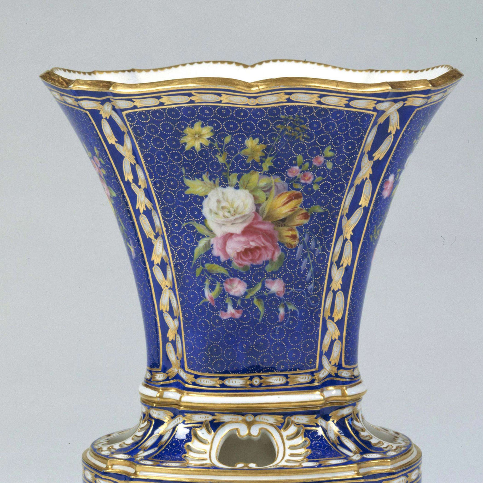 Sèvres Porcelain, A Very Rare and Fine Sèvres Bulb Vase Vase Hollandois Nouveau, Third Size, 1768