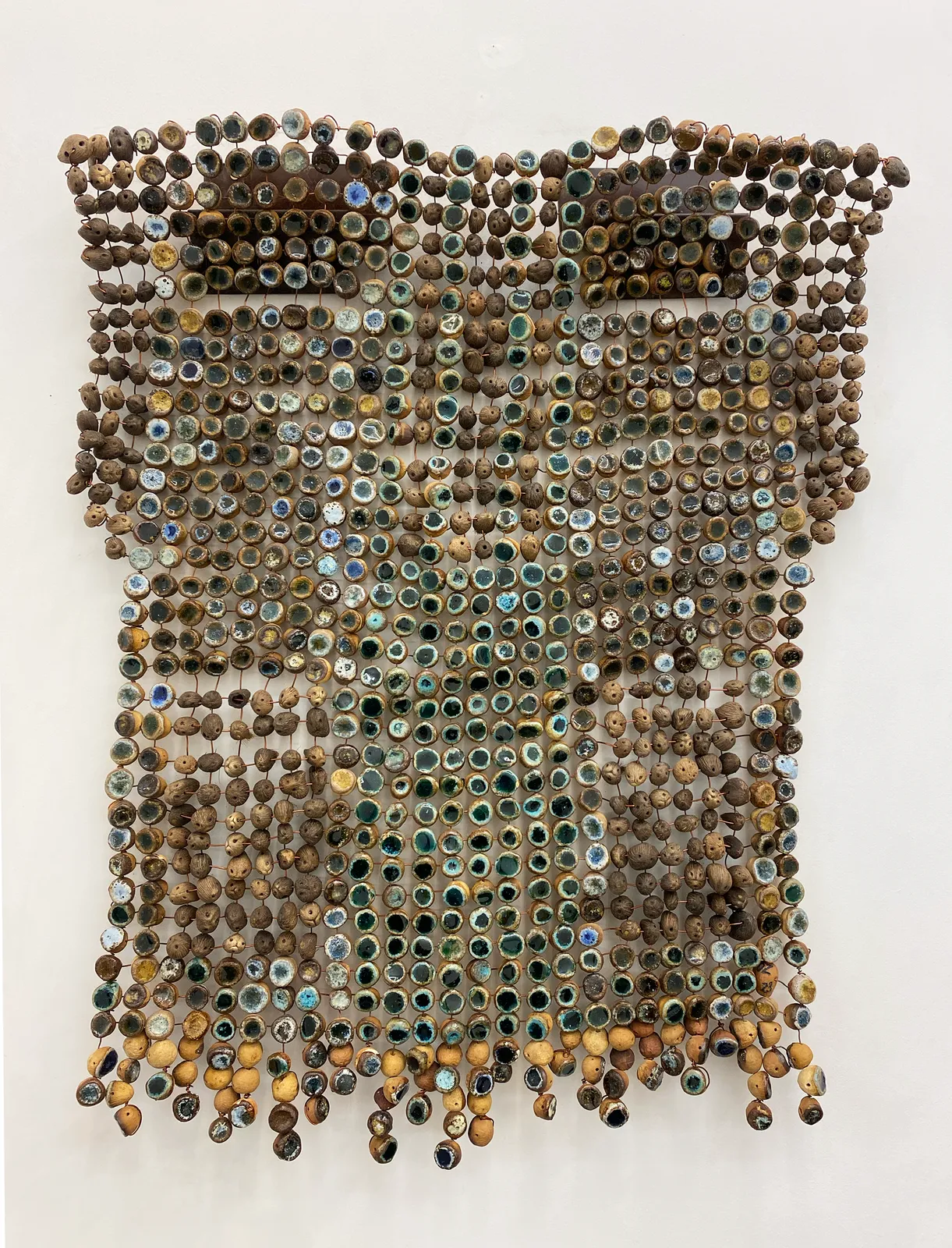 Ozioma Onuzulike sculpture. Nigerian Artist. Contemporary Art Gallery. AFIKARIS PARIS. Clay working process. Mixed media (earthenware, ceramic, natural resources) sculptures. Conversations on social changes. New Nsukka Art School. Art genève 2024. 1-54 Marrakech