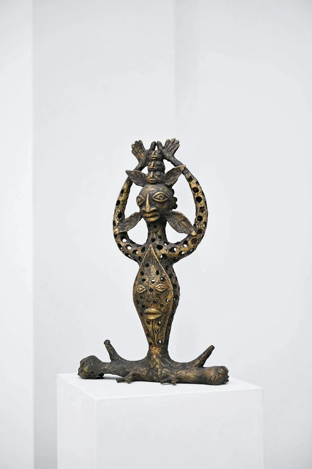 Hervé Yamguen sculpture. Bronze. Historical Cameroonian artist. Abstract figurative. AFIKARIS Gallery. Contemporary African Art in Paris. Cercle Kapsiki.