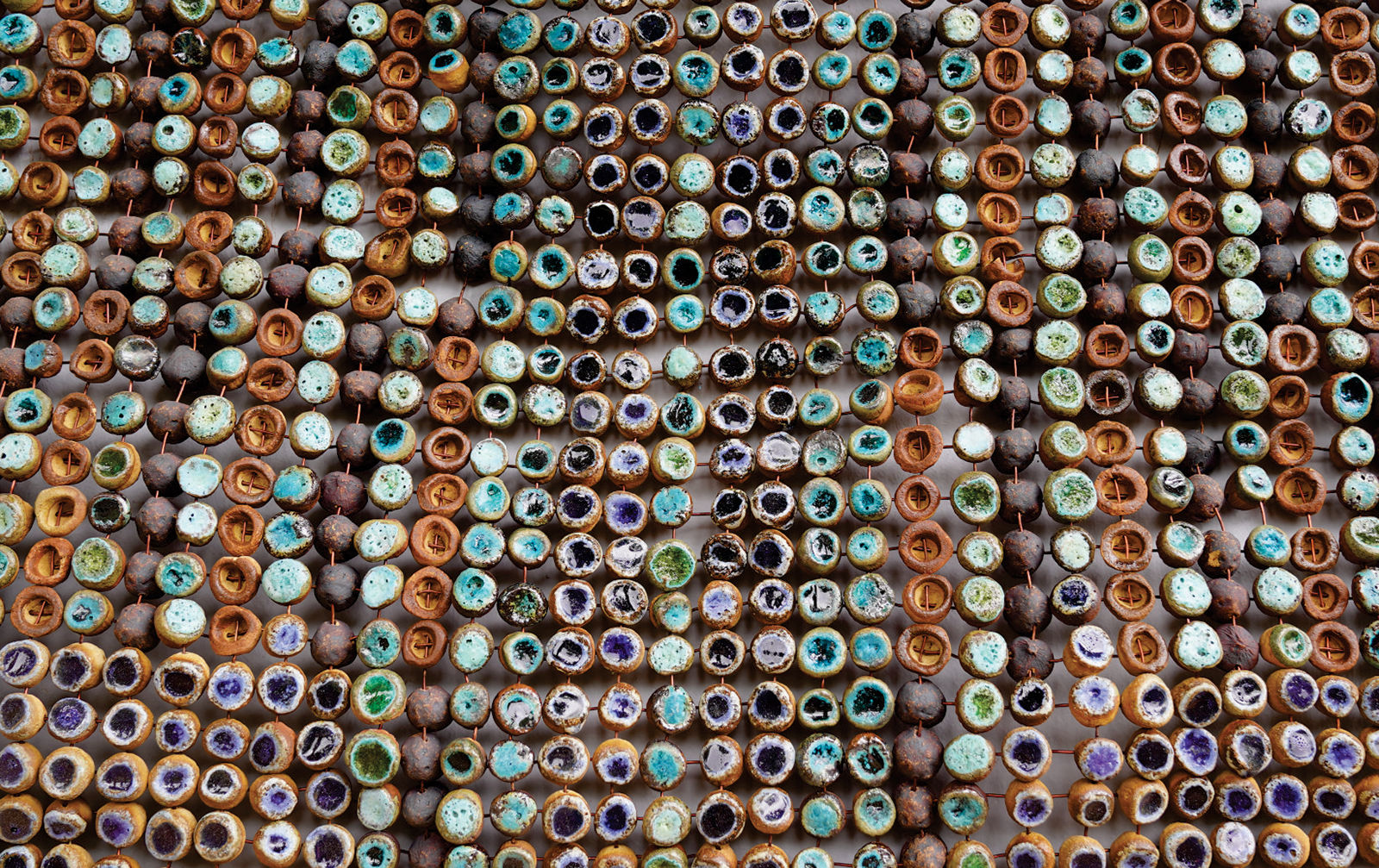 Ozioma Onuzulike sculpture. Nigerian Artist. Contemporary Art Gallery. AFIKARIS PARIS. Clay working process. Mixed media (earthenware, ceramic, natural resources) sculptures. Conversations on social changes. New Nsukka Art School. Art genève 2024. 1-54 Marrakech