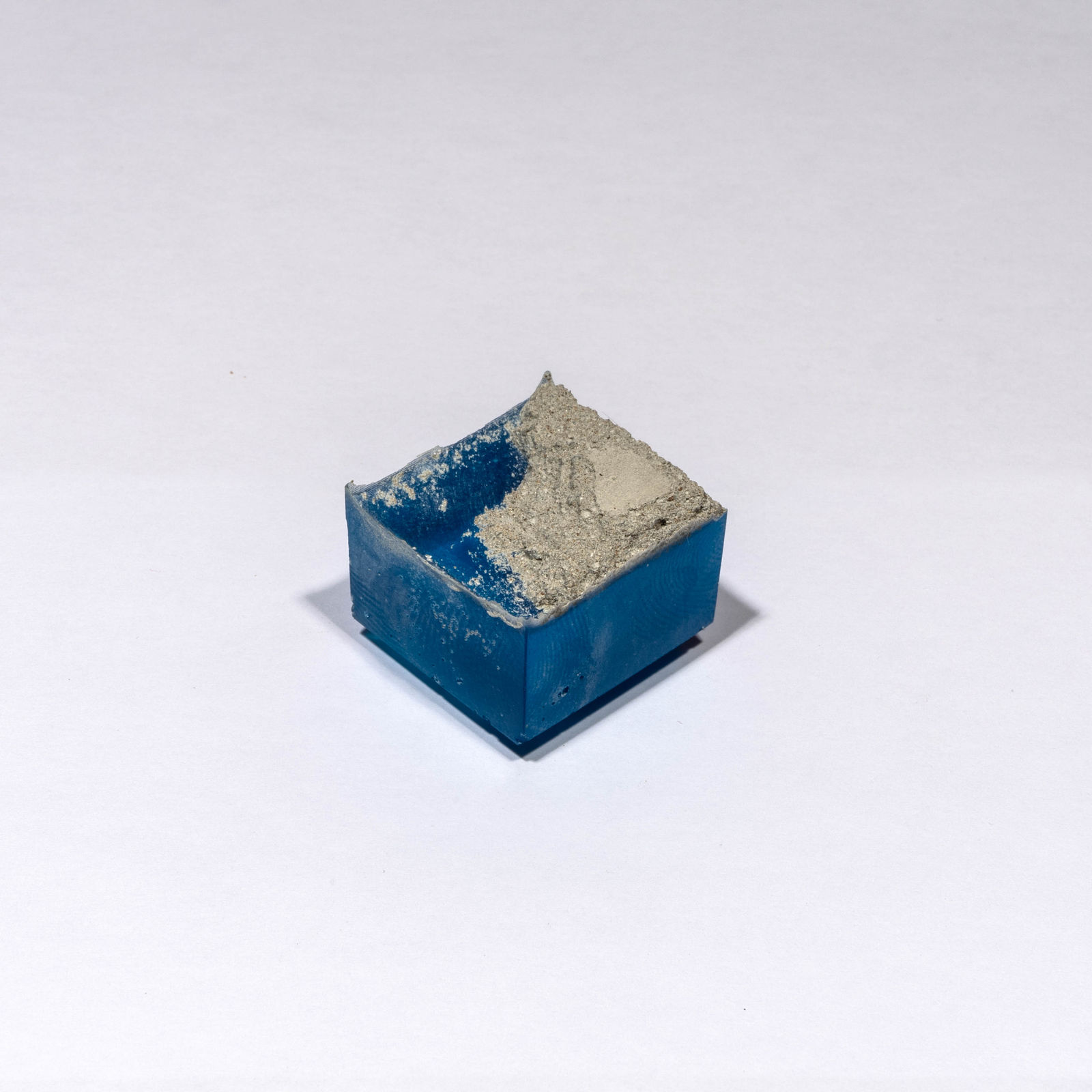 Majd Alloush, Con-Figuring (Blue 1 ), 2020