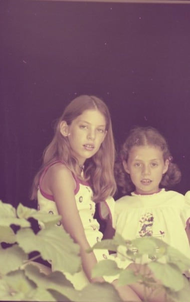 Alberto Herrera, Hermanas en la ventana