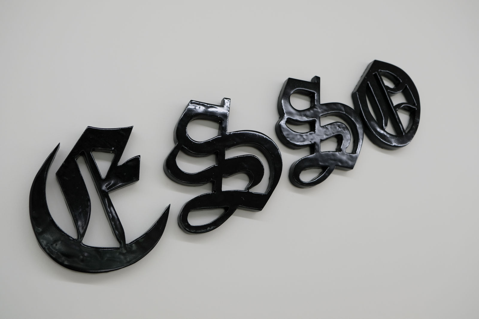 Leo Luccioni, Middle ages / Esso, 2019