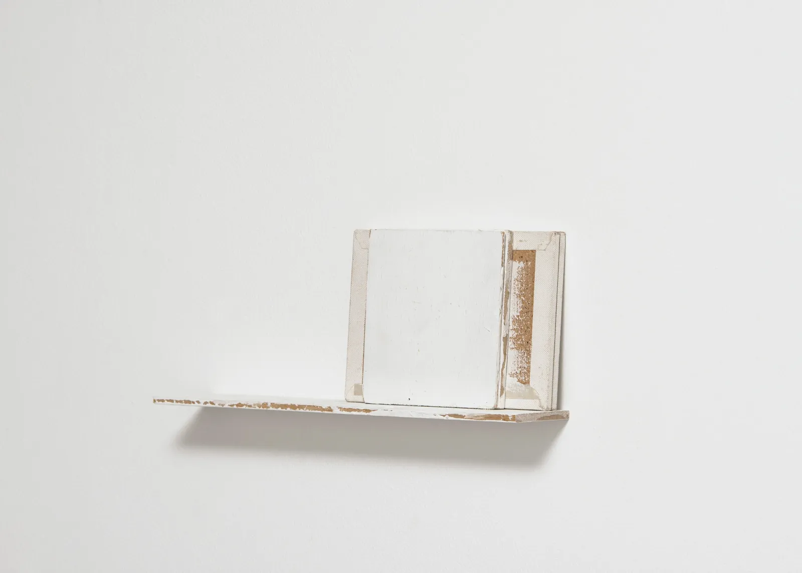 Fernanda Gomes, Untitled, 2017