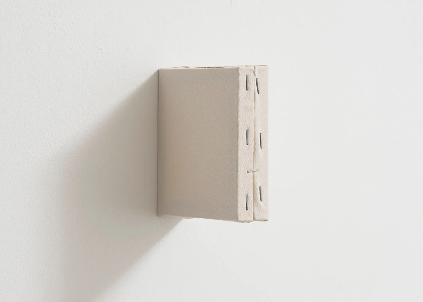 Fernanda Gomes, Untitled, 2017