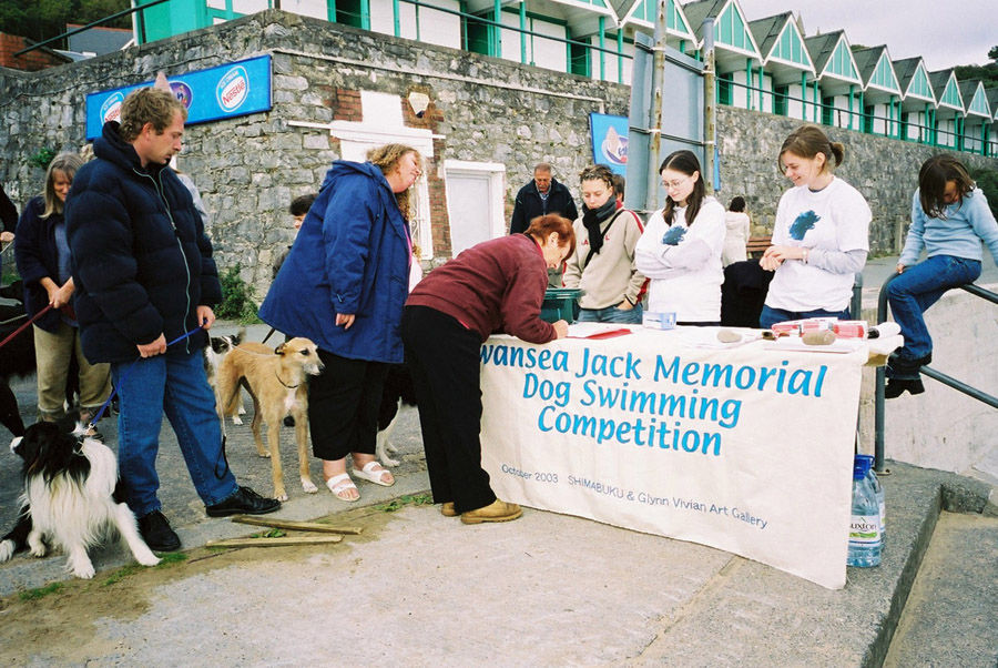 Shimabuku, Swansea Jack memorial Dog Swimming Competition, 2003