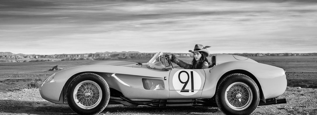 David Yarrow, The Girl with the Feathered Hat