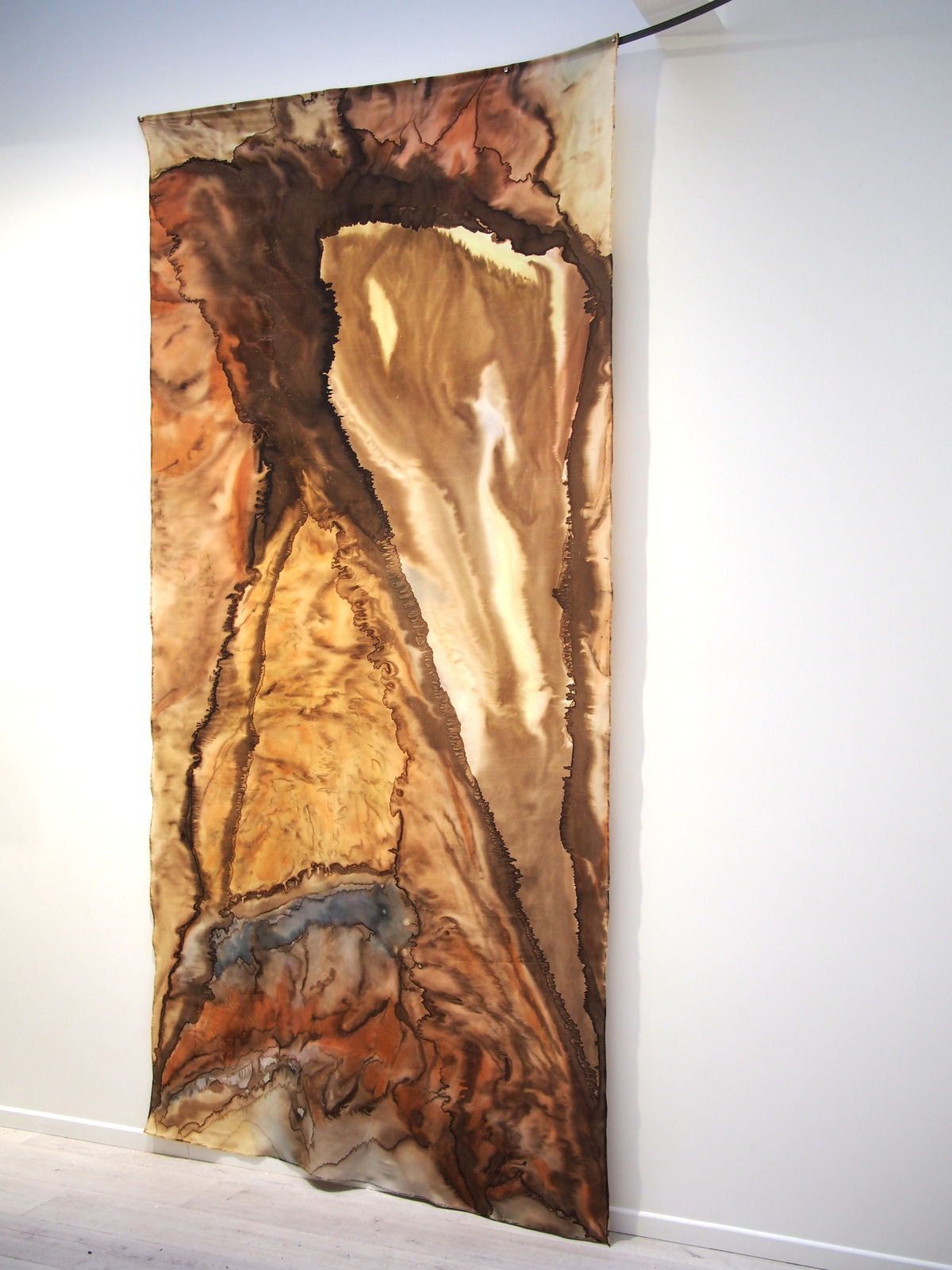 Nina Bernagozzi, Lénarash (ocre), 2022-2023