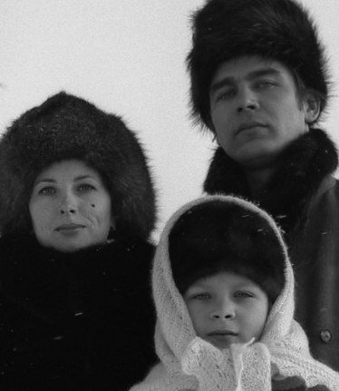 Валерий Кацуба, Winter in Dmitrov. Moscow region. The great Russian luge Albert Demchenko with the family | Зима в Дмитрове. Великий российский саночник со своей семьей., 2005