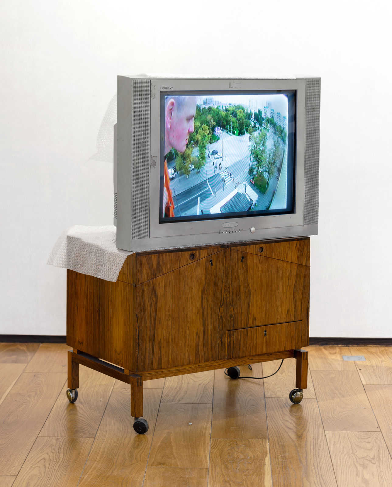 Анна и Виталий Черепановы, Video installation "Tsar" | Видеоинсталляция "Tsar", 2020