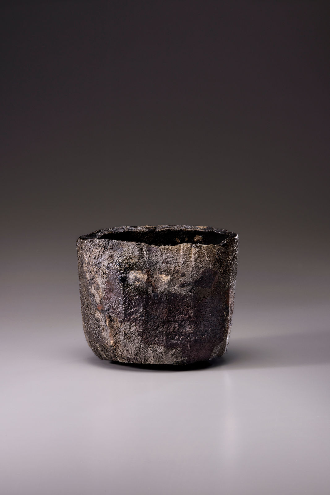 Raku Kichizaemon XV Jikinyu, Setsu (things that occasionally break away from everything) , 2023