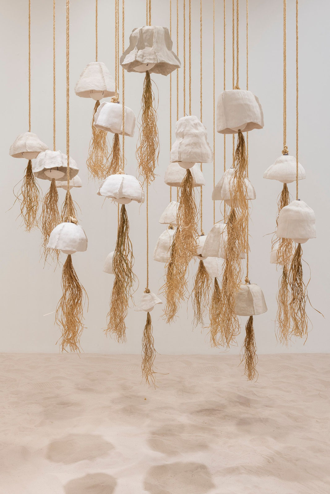 Gabriella Marinho, Cascata [Cascade], 2024