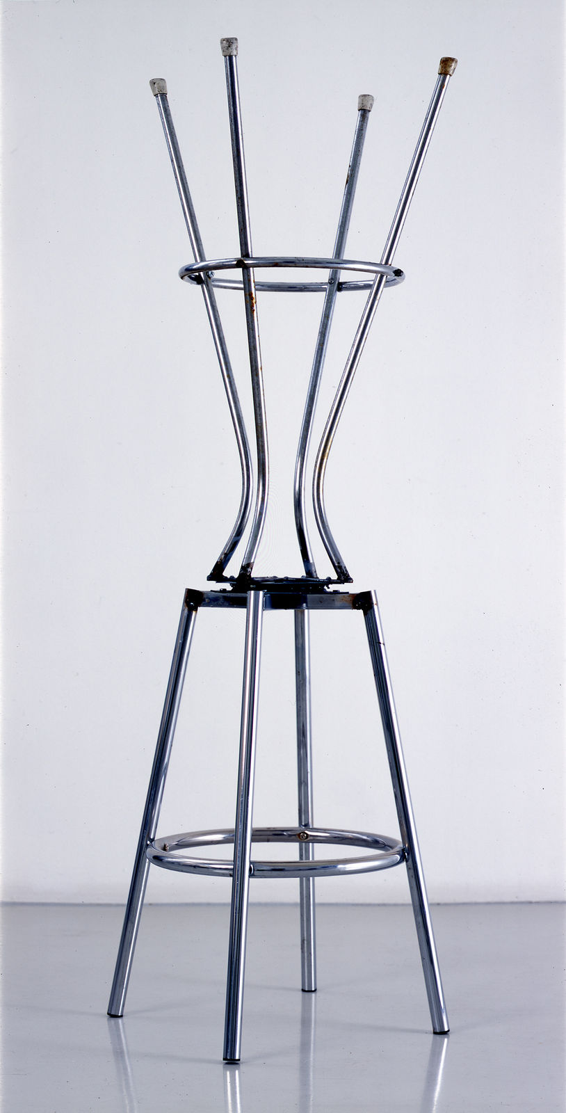 Manfred Pernice, Flaschentrockner, 2006