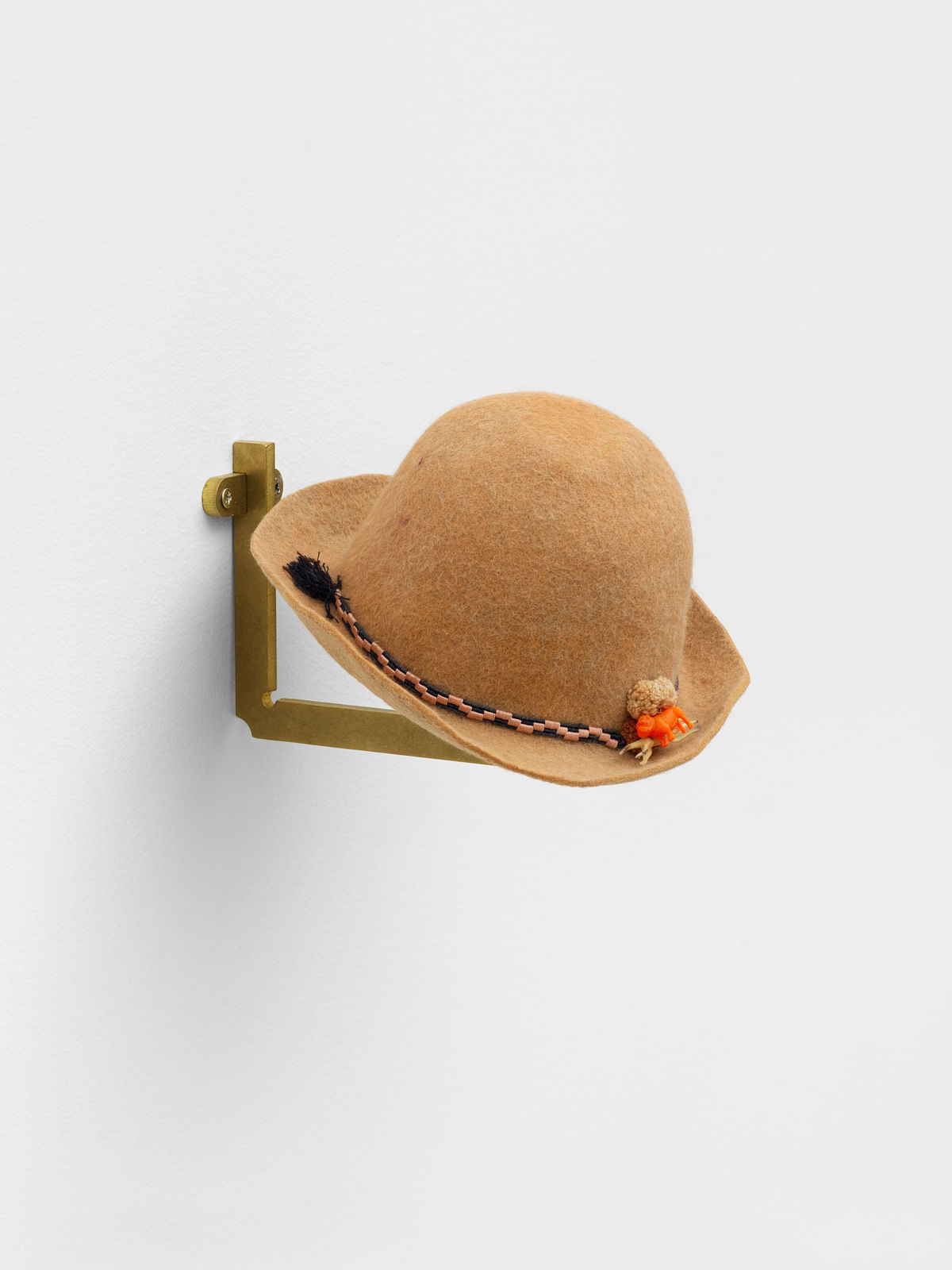 Francis Upritchard, Felt Dog Hat, 2017