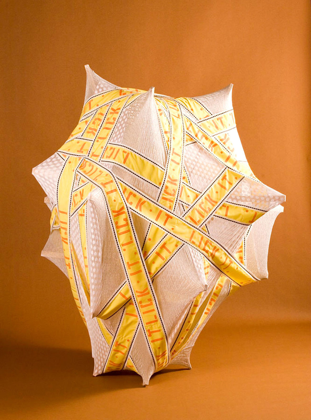 Lara Schnitger, Lick It, 2005